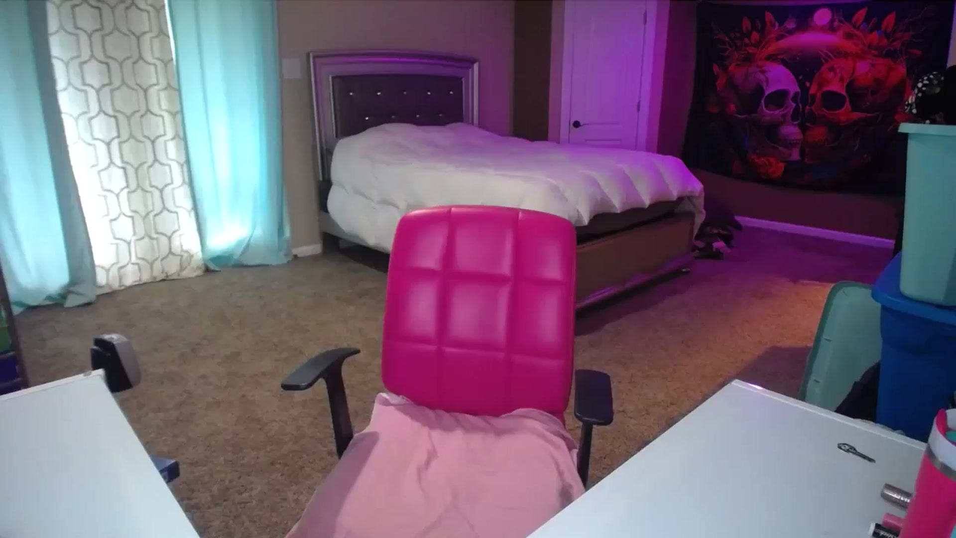 Gallery image thumbnail from AshlynnStorm's myfreecams stream on, 08/07/2024, 16:47 image 13 of 20
