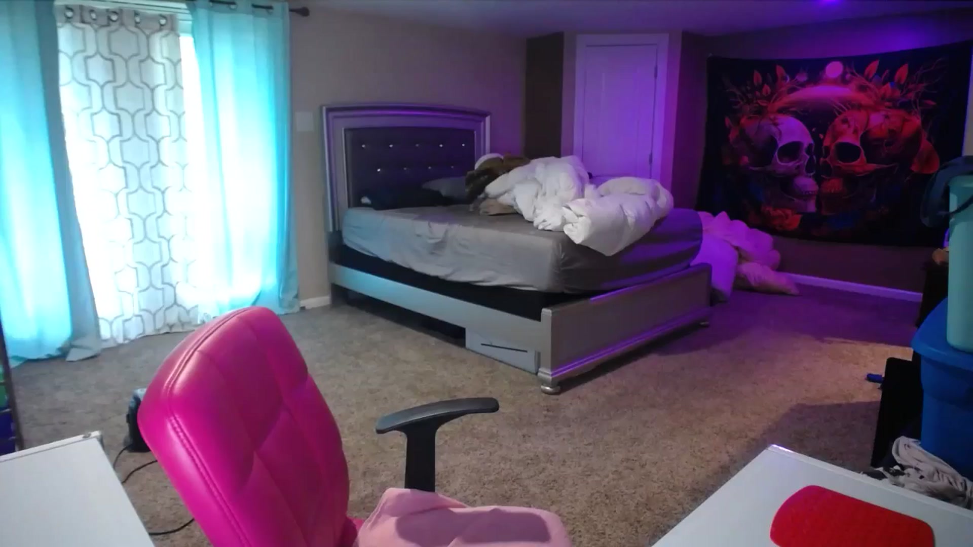 Gallery image thumbnail from AshlynnStorm's myfreecams stream on, 08/13/2024, 17:32 image 4 of 20