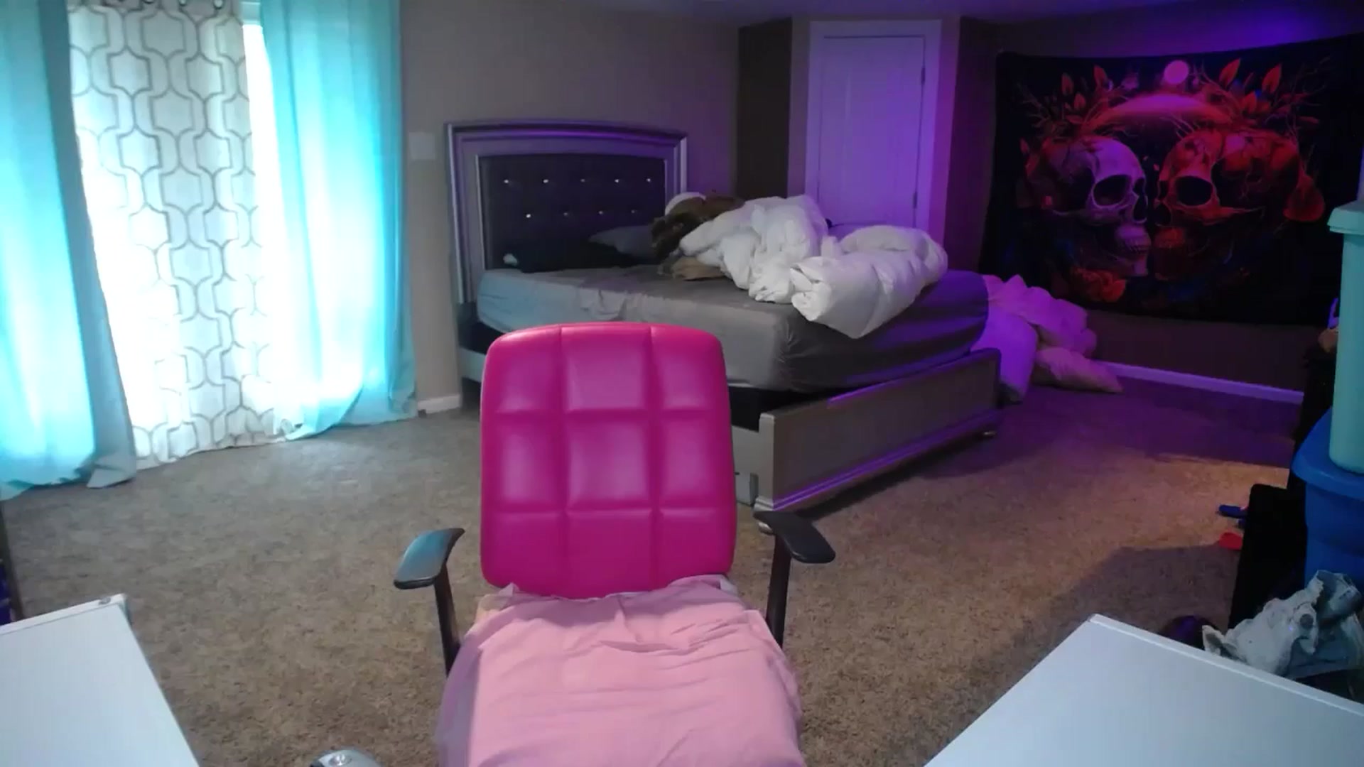 Gallery image thumbnail from AshlynnStorm's myfreecams stream on, 08/13/2024, 17:32 image 18 of 20