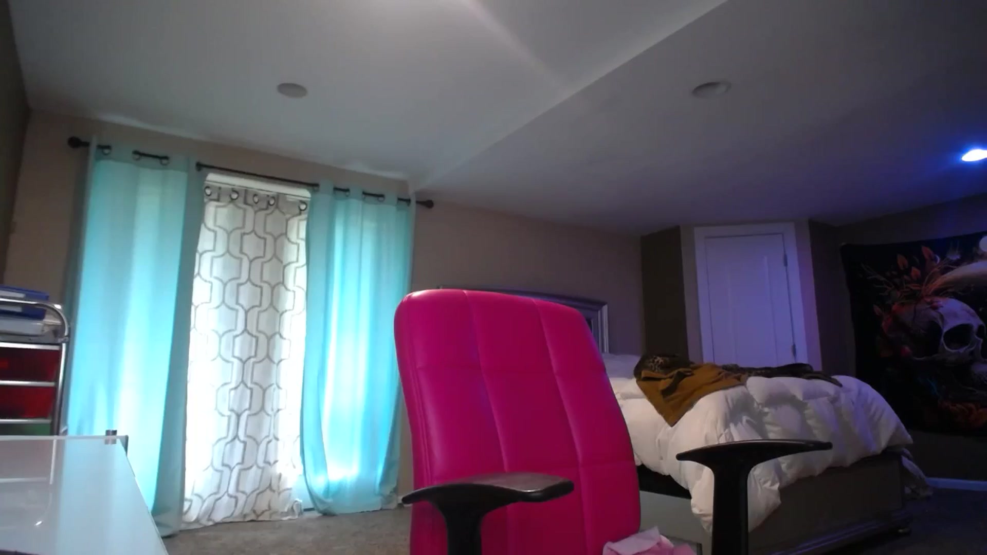 Gallery image thumbnail from AshlynnStorm's myfreecams stream on, 08/14/2024, 17:15 image 14 of 20