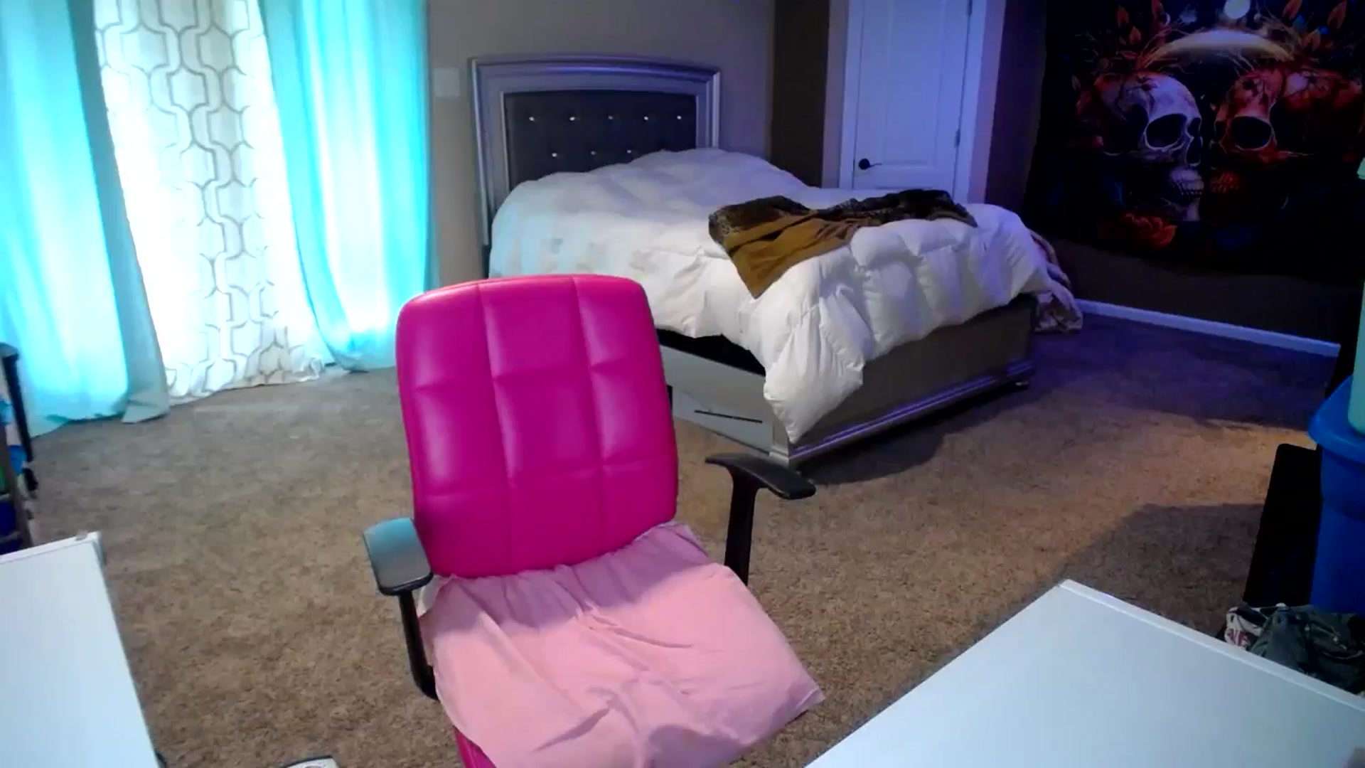 Gallery image thumbnail from AshlynnStorm's myfreecams stream on, 08/14/2024, 19:06 image 5 of 20