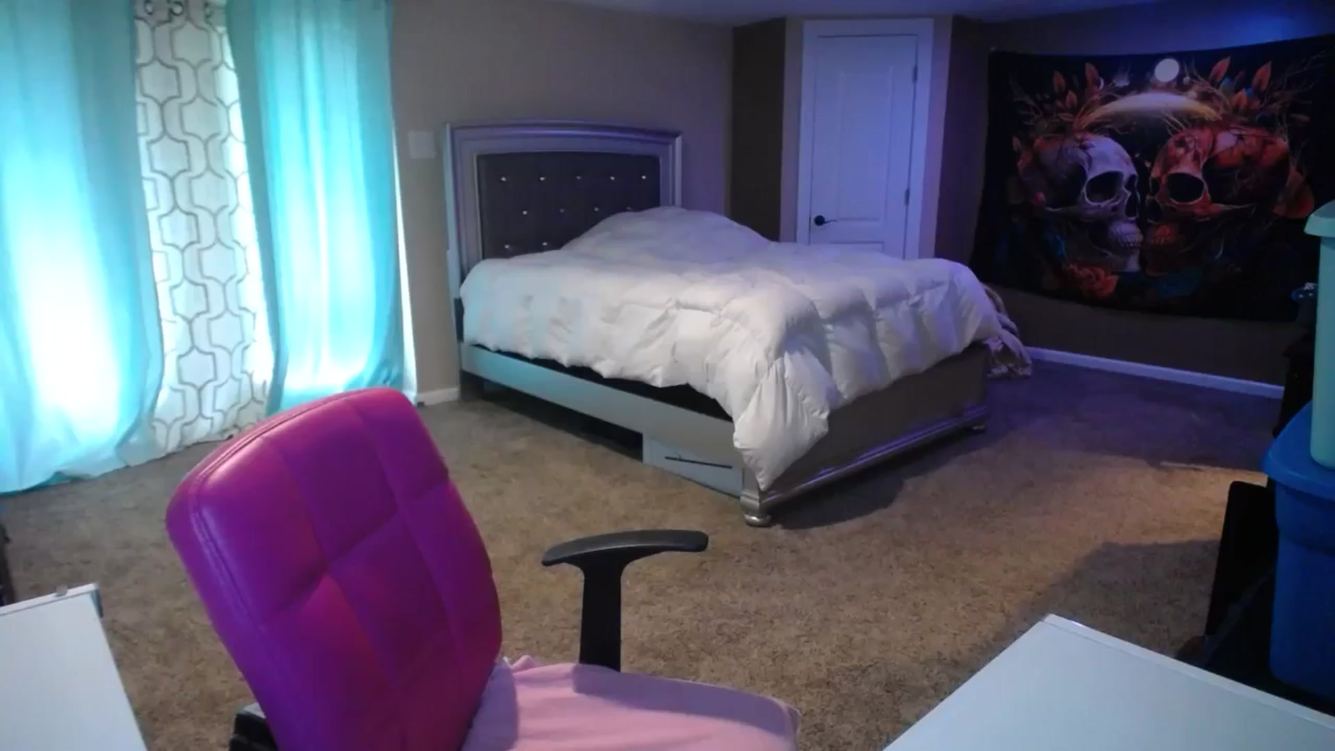 Gallery image thumbnail from AshlynnStorm's myfreecams stream on, 08/15/2024, 17:37 image 14 of 20