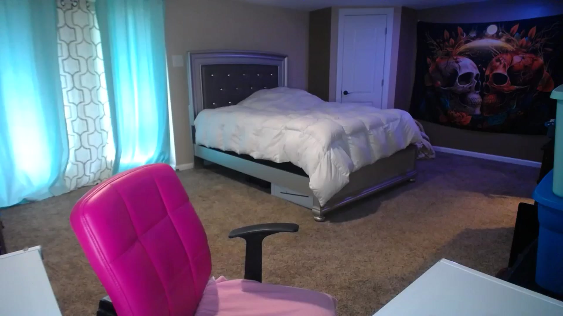 Gallery image thumbnail from AshlynnStorm's myfreecams stream on, 08/15/2024, 17:37 image 12 of 20