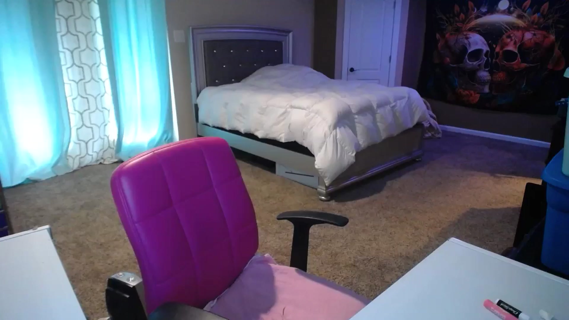 Gallery image thumbnail from AshlynnStorm's myfreecams stream on, 08/15/2024, 18:54 image 19 of 20