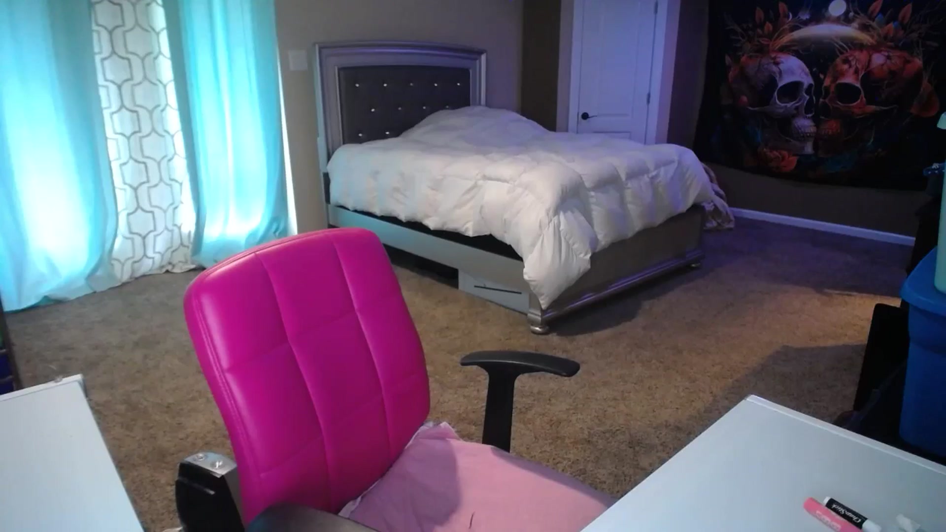 Gallery image thumbnail from AshlynnStorm's myfreecams stream on, 08/15/2024, 18:54 image 9 of 20