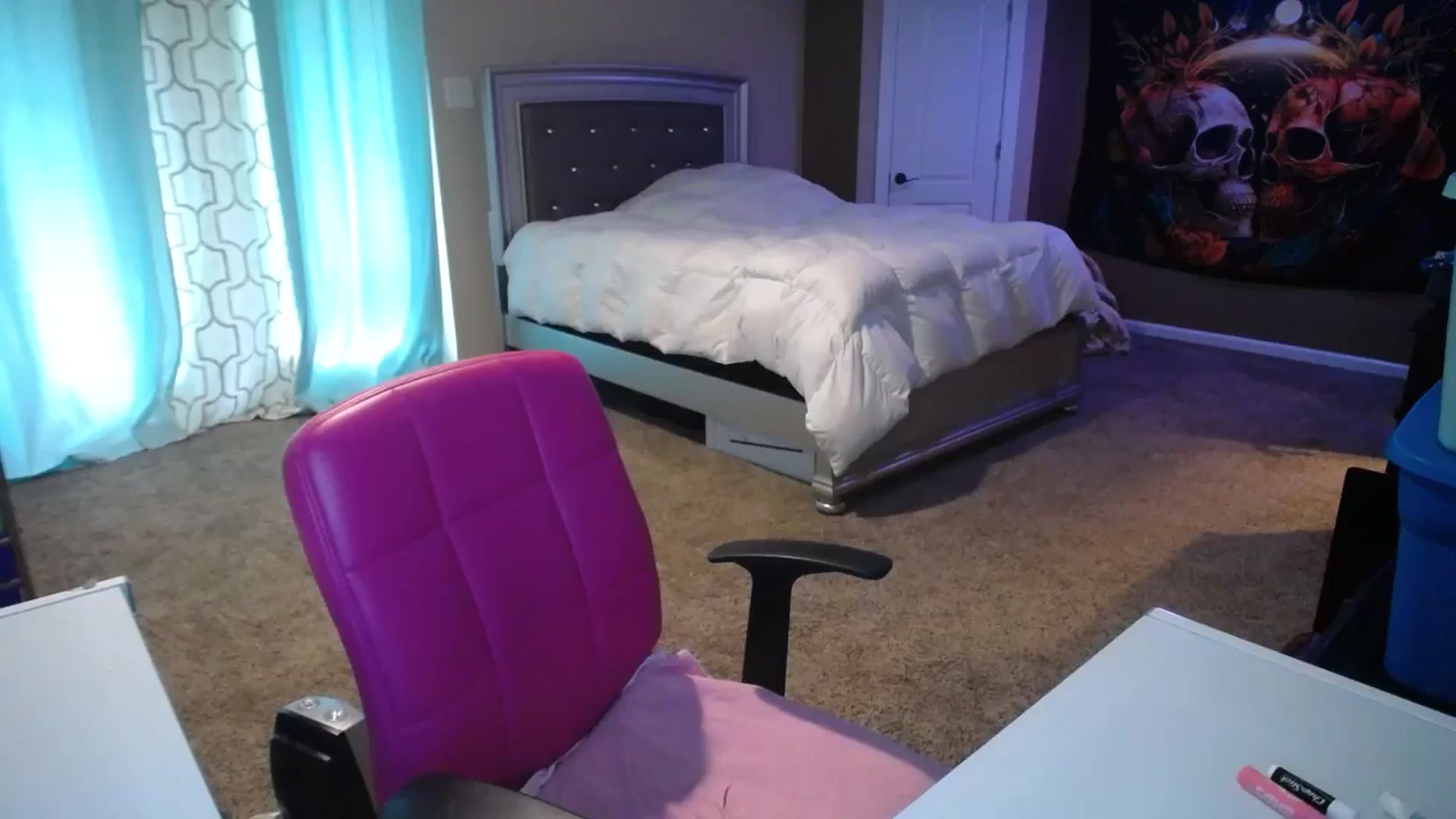 Gallery image thumbnail from AshlynnStorm's myfreecams stream on, 08/15/2024, 18:54 image 17 of 20