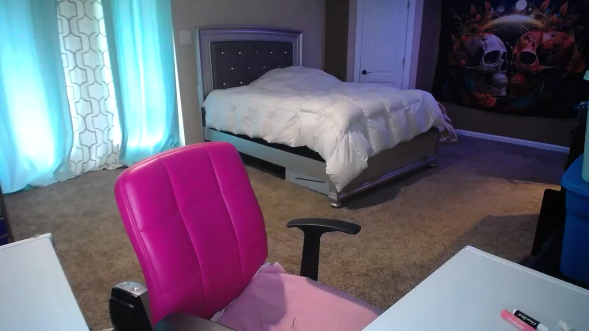 Gallery image thumbnail from AshlynnStorm's myfreecams stream on, 08/15/2024, 18:54 image 12 of 20