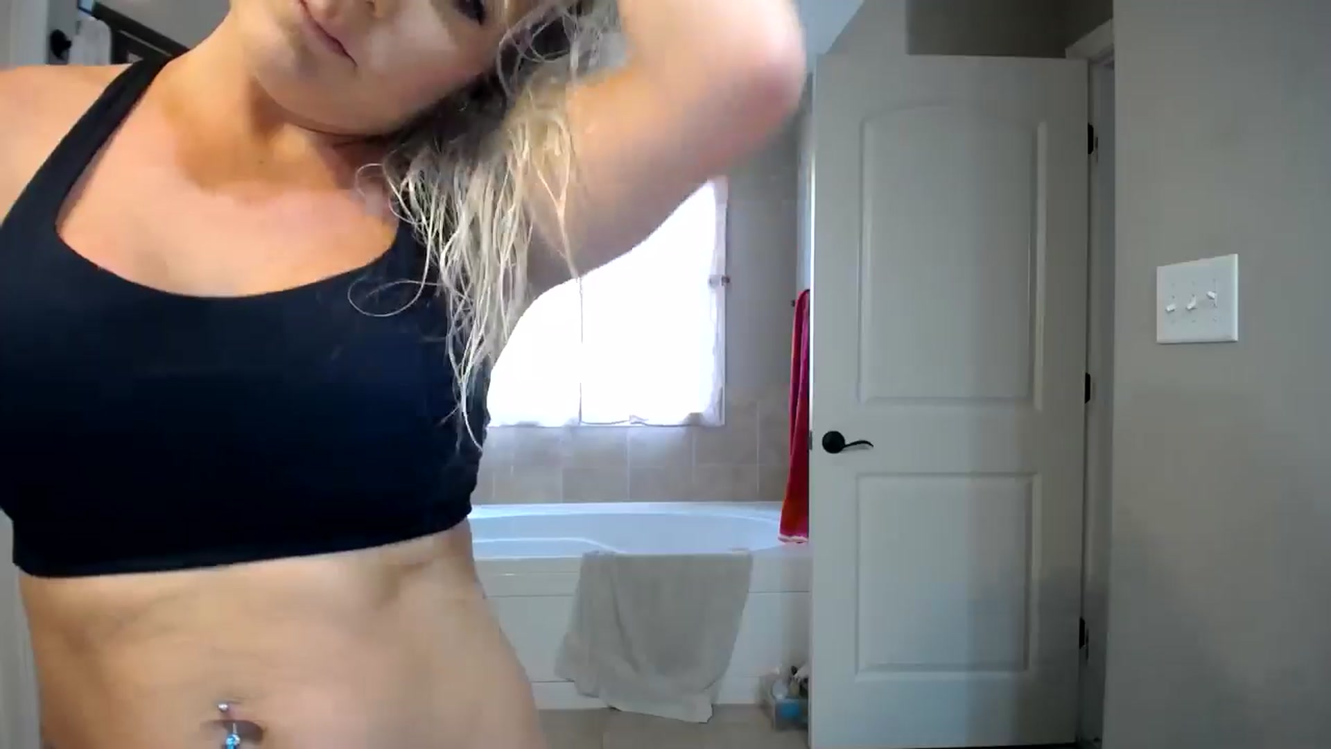 Gallery image thumbnail from AshlynnStorm's myfreecams stream on, 08/20/2024, 20:31 image 18 of 20
