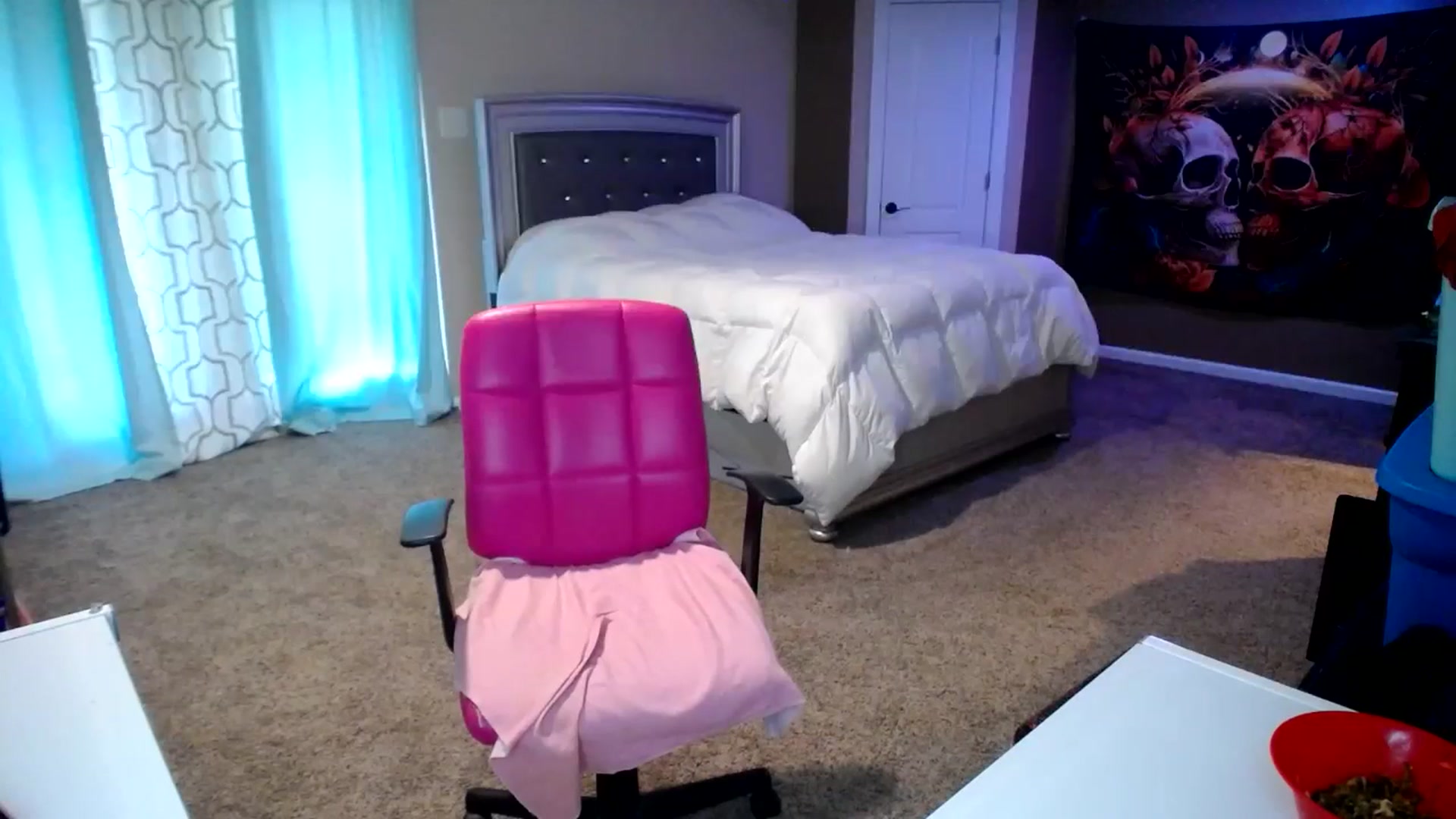 Gallery image thumbnail from AshlynnStorm's myfreecams stream on, 08/26/2024, 18:12 image 6 of 20