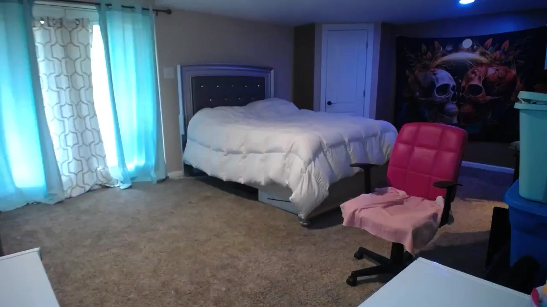 Gallery image thumbnail from AshlynnStorm's myfreecams stream on, 08/29/2024, 17:14 image 19 of 20