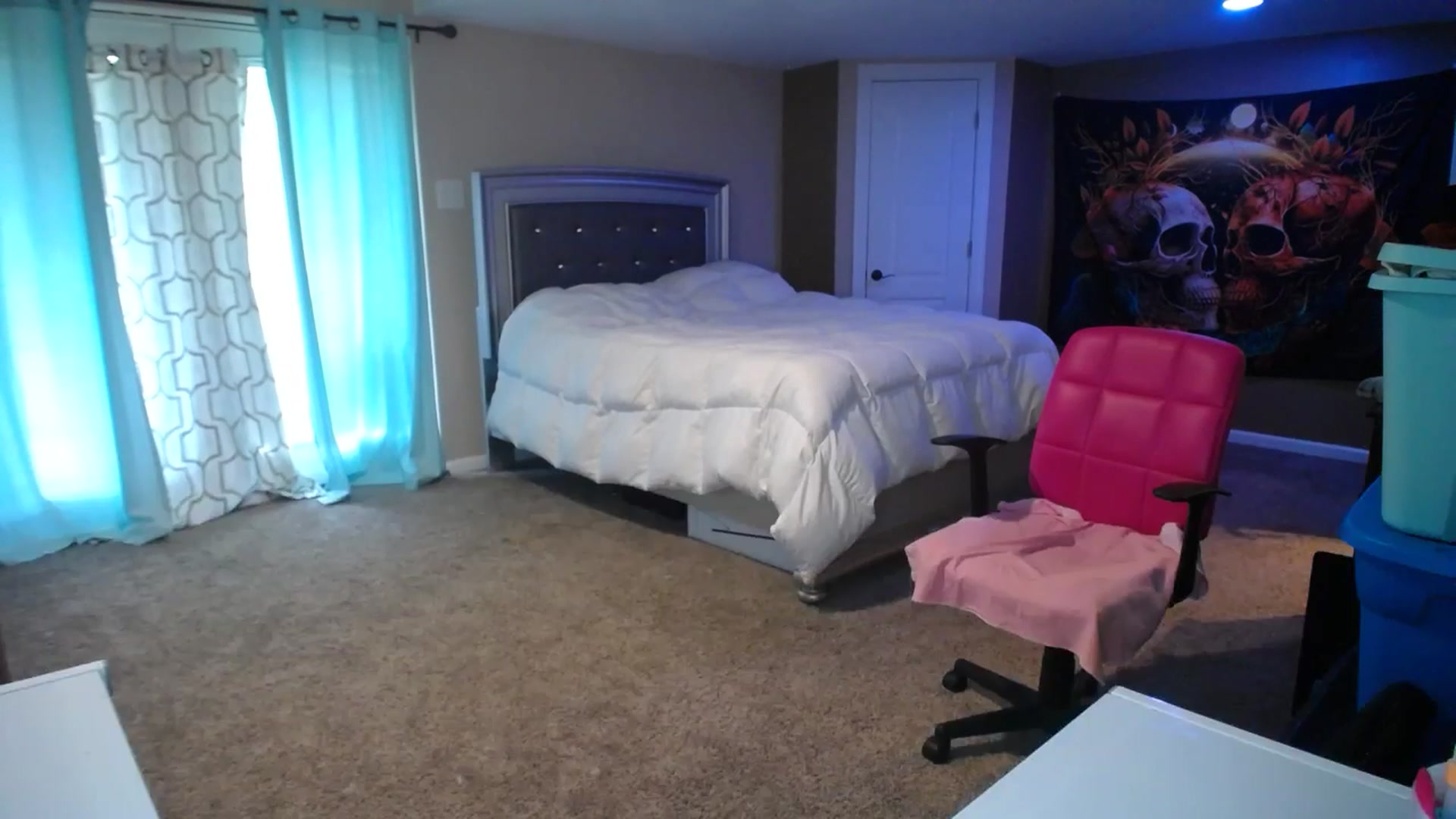 Gallery image thumbnail from AshlynnStorm's myfreecams stream on, 08/29/2024, 17:14 image 16 of 20