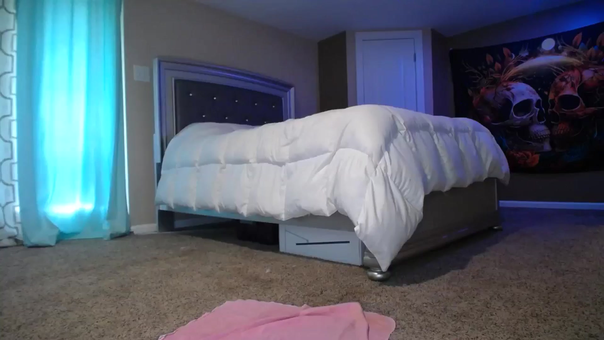 Gallery image thumbnail from AshlynnStorm's myfreecams stream on, 09/03/2024, 21:07 image 6 of 20