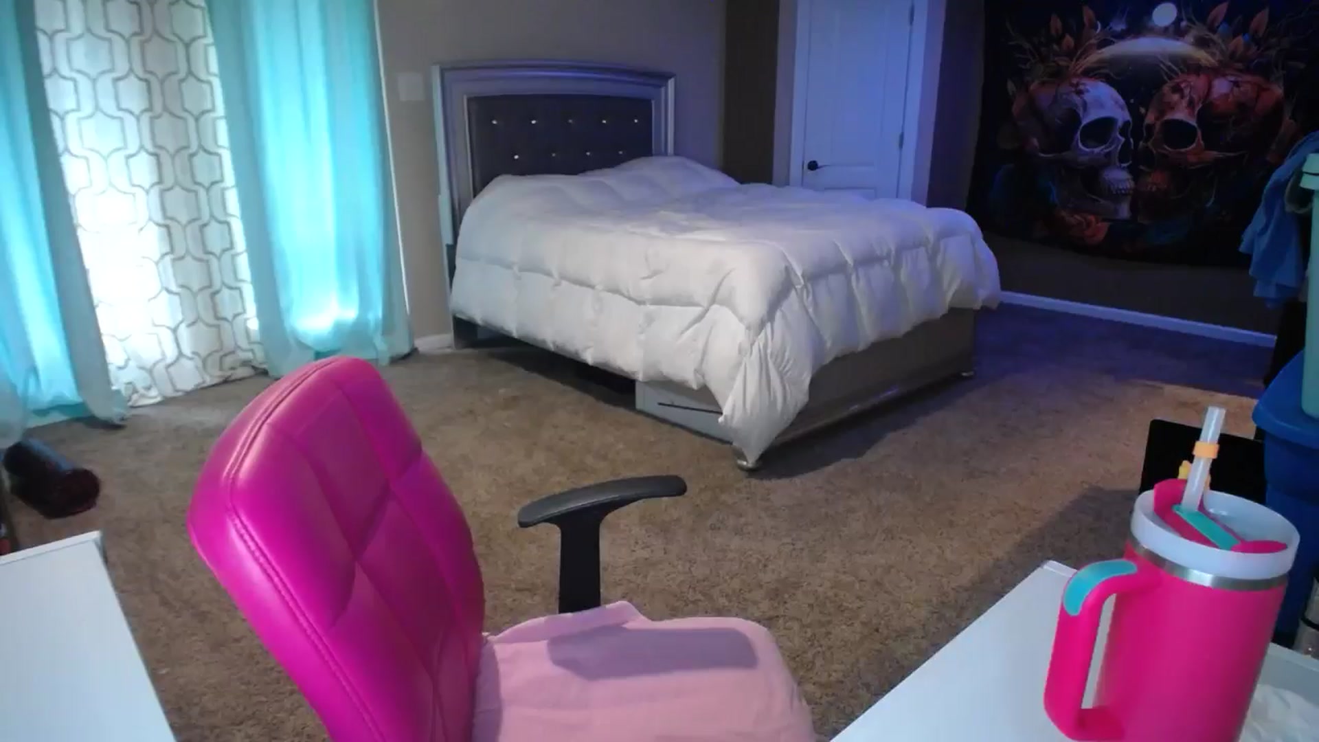 Gallery image thumbnail from AshlynnStorm's myfreecams stream on, 09/04/2024, 16:19 image 11 of 20