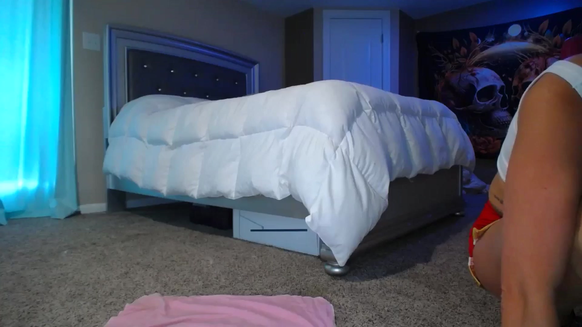 Gallery image thumbnail from AshlynnStorm's myfreecams stream on, 09/10/2024, 20:22 image 3 of 20
