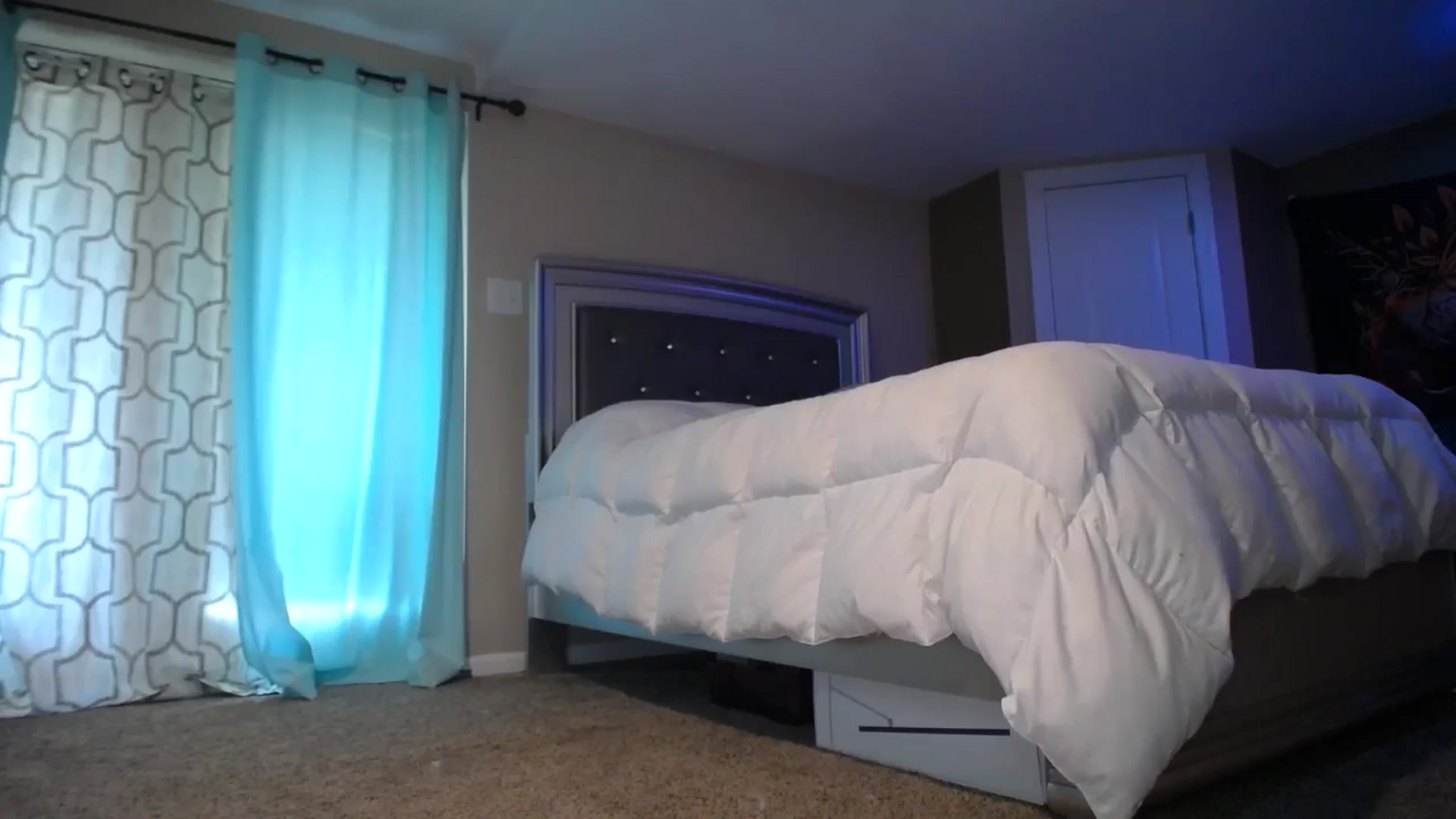 Gallery image thumbnail from AshlynnStorm's myfreecams stream on, 09/10/2024, 20:22 image 19 of 20