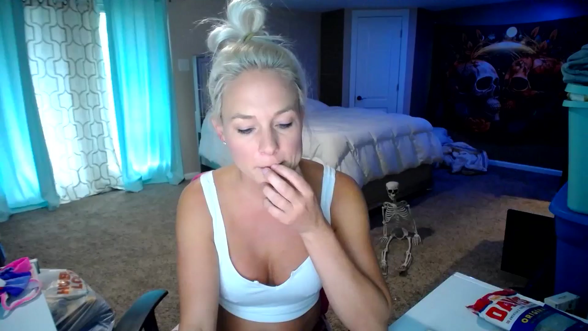 Gallery image thumbnail from AshlynnStorm's myfreecams stream on, 09/12/2024, 18:12 image 17 of 20