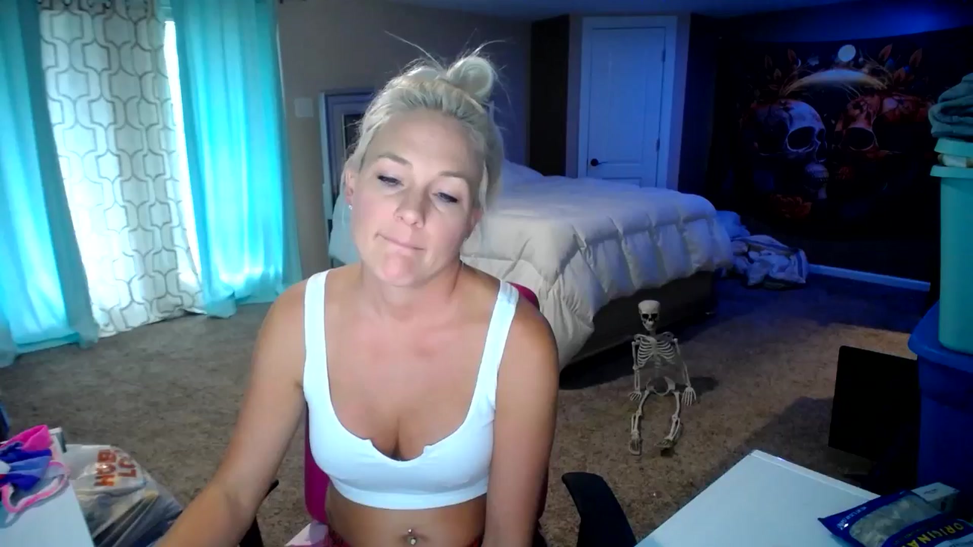 Gallery image thumbnail from AshlynnStorm's myfreecams stream on, 09/12/2024, 18:12 image 20 of 20