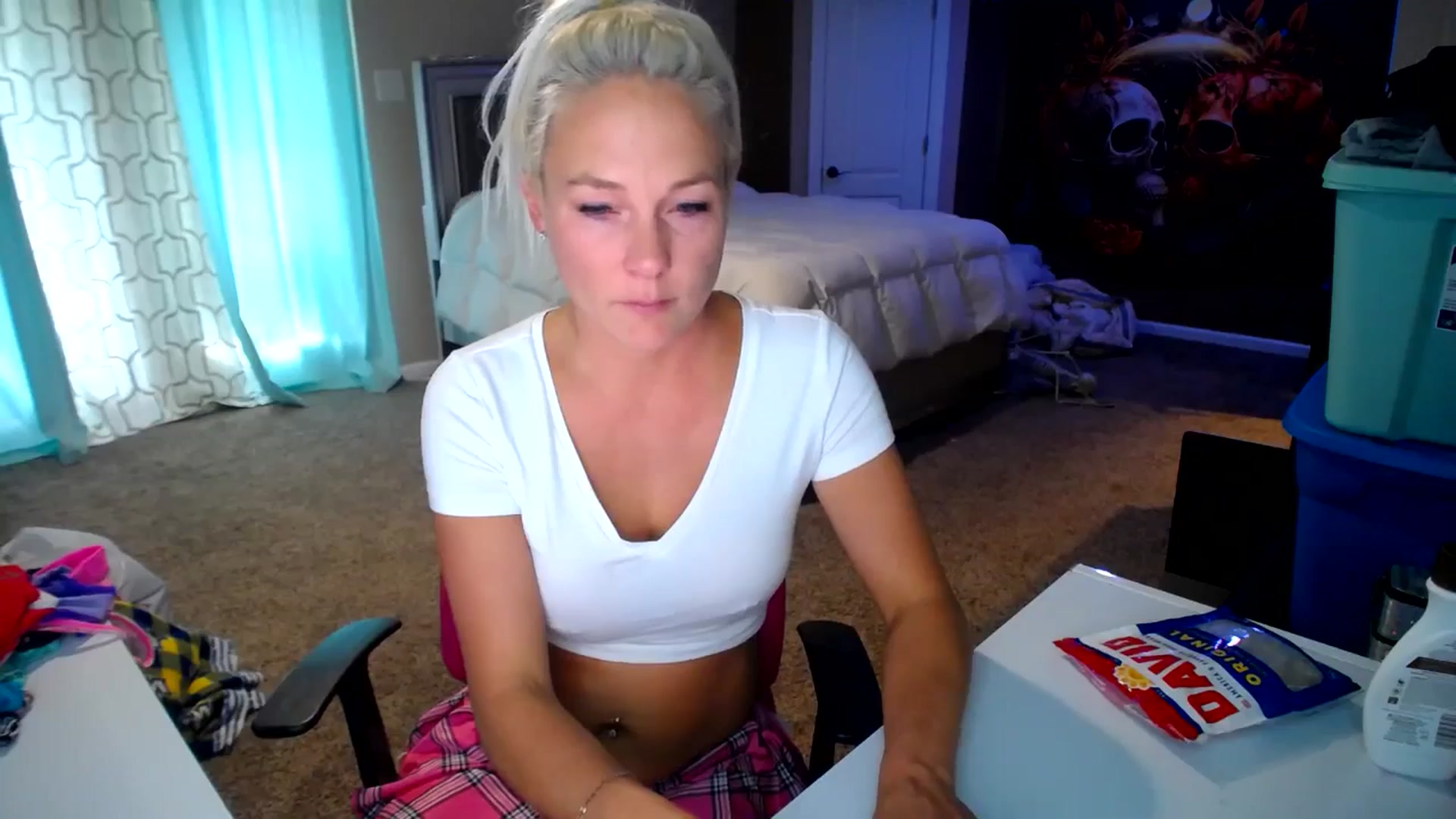 Gallery image thumbnail from AshlynnStorm's myfreecams stream on, 09/13/2024, 20:02 image 17 of 20
