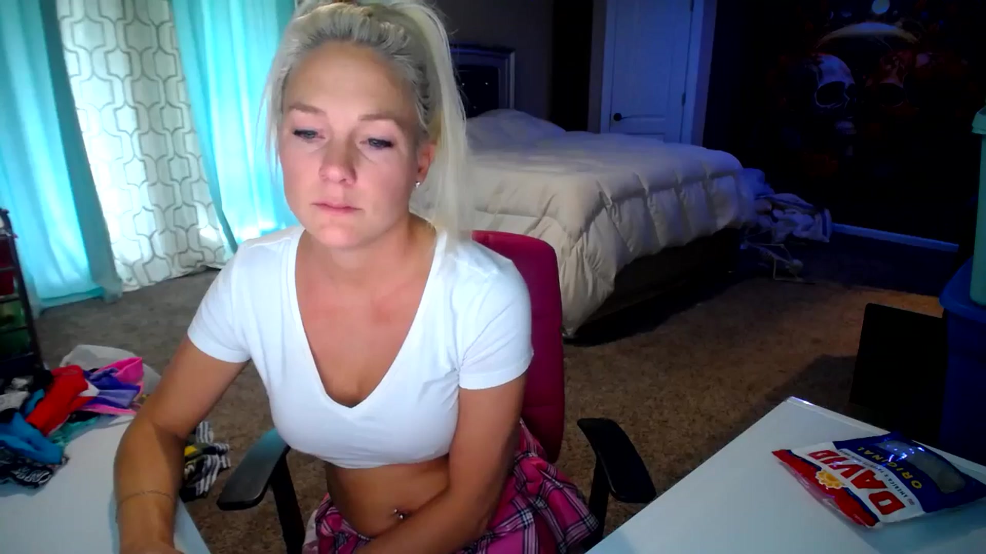 Gallery image thumbnail from AshlynnStorm's myfreecams stream on, 09/13/2024, 20:02 image 18 of 20