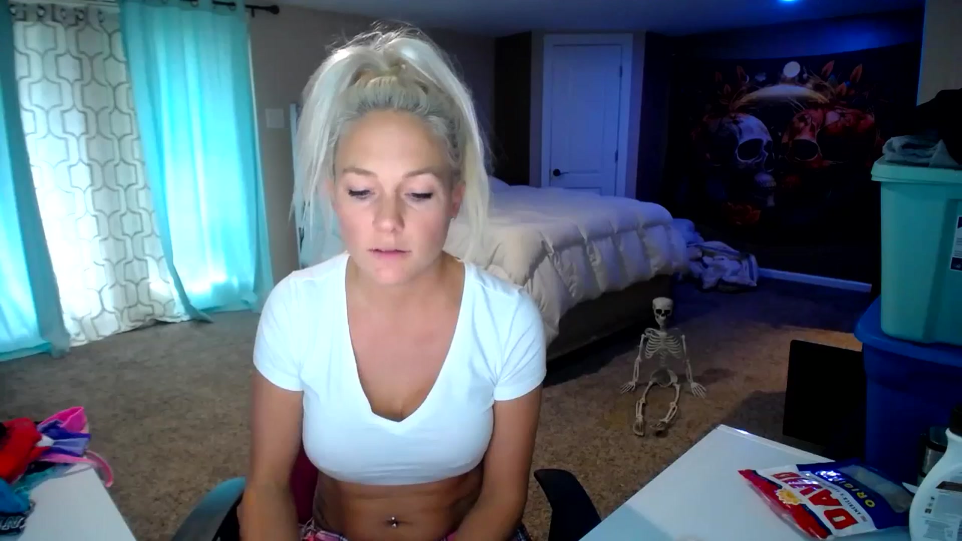 Gallery image thumbnail from AshlynnStorm's myfreecams stream on, 09/13/2024, 20:02 image 14 of 20