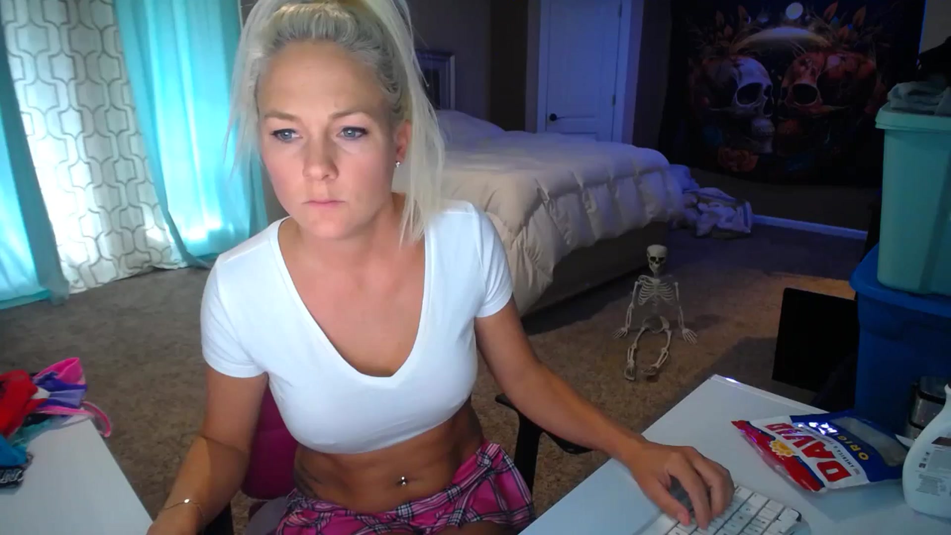 Gallery image thumbnail from AshlynnStorm's myfreecams stream on, 09/13/2024, 20:02 image 13 of 20