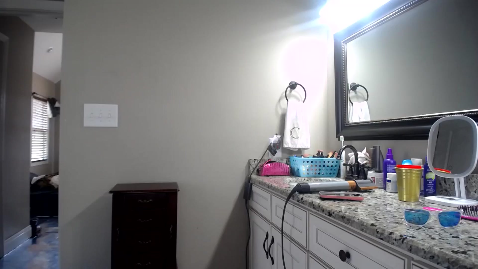 Gallery image thumbnail from AshlynnStorm's myfreecams stream on, 10/25/2024, 19:03 image 18 of 20
