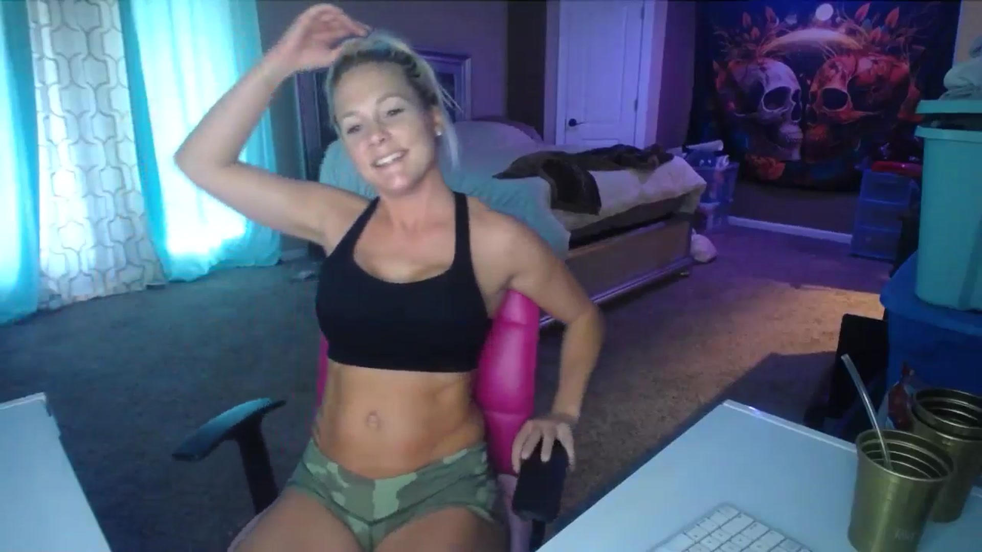 Gallery image thumbnail from AshlynnStorm's myfreecams stream on, 10/30/2024, 19:24 image 11 of 20