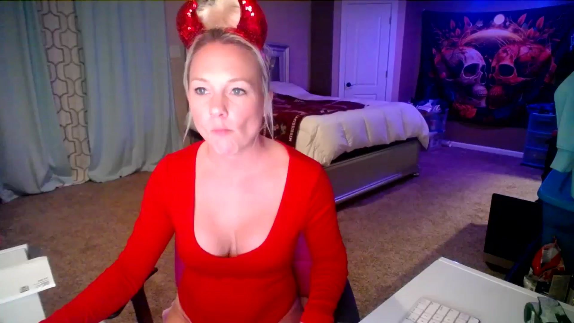 Gallery image thumbnail from AshlynnStorm's myfreecams stream on, 11/14/2024, 04:53 image 6 of 20