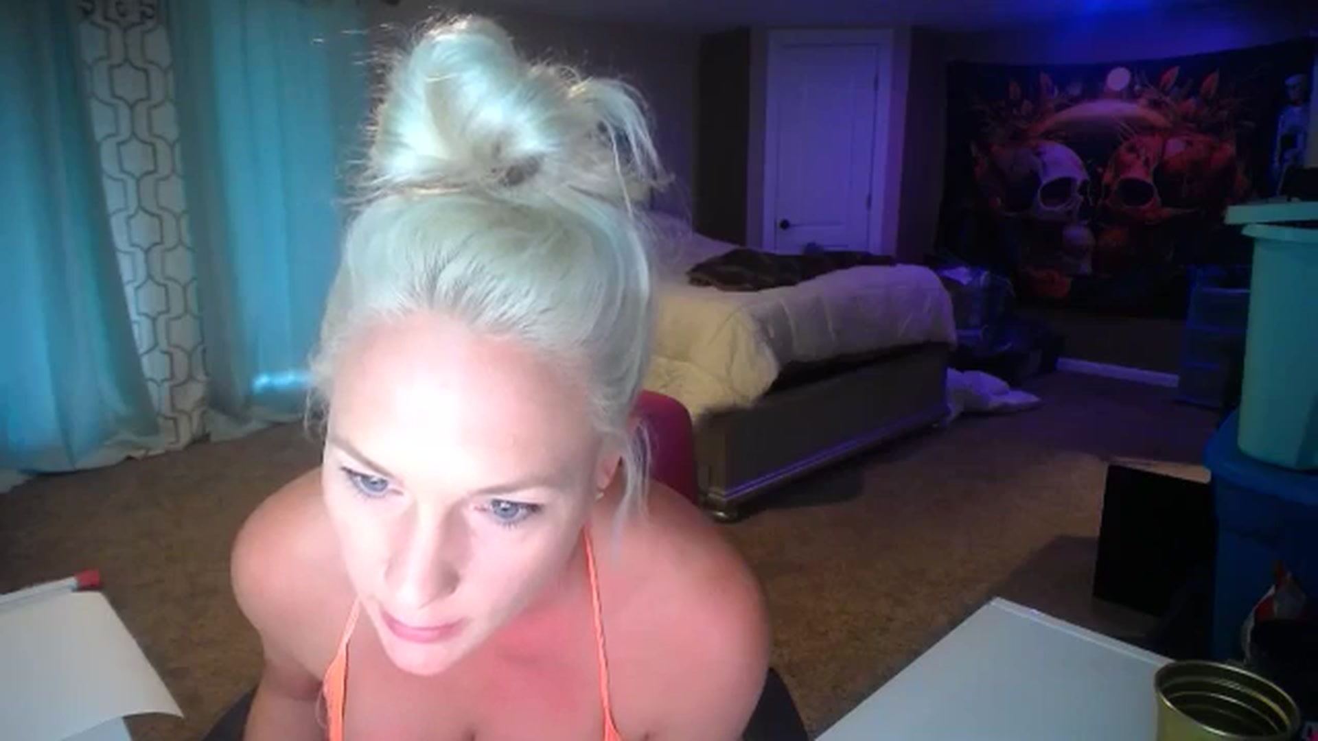 Gallery image thumbnail from AshlynnStorm's myfreecams stream on, 11/18/2024, 22:04 image 16 of 20