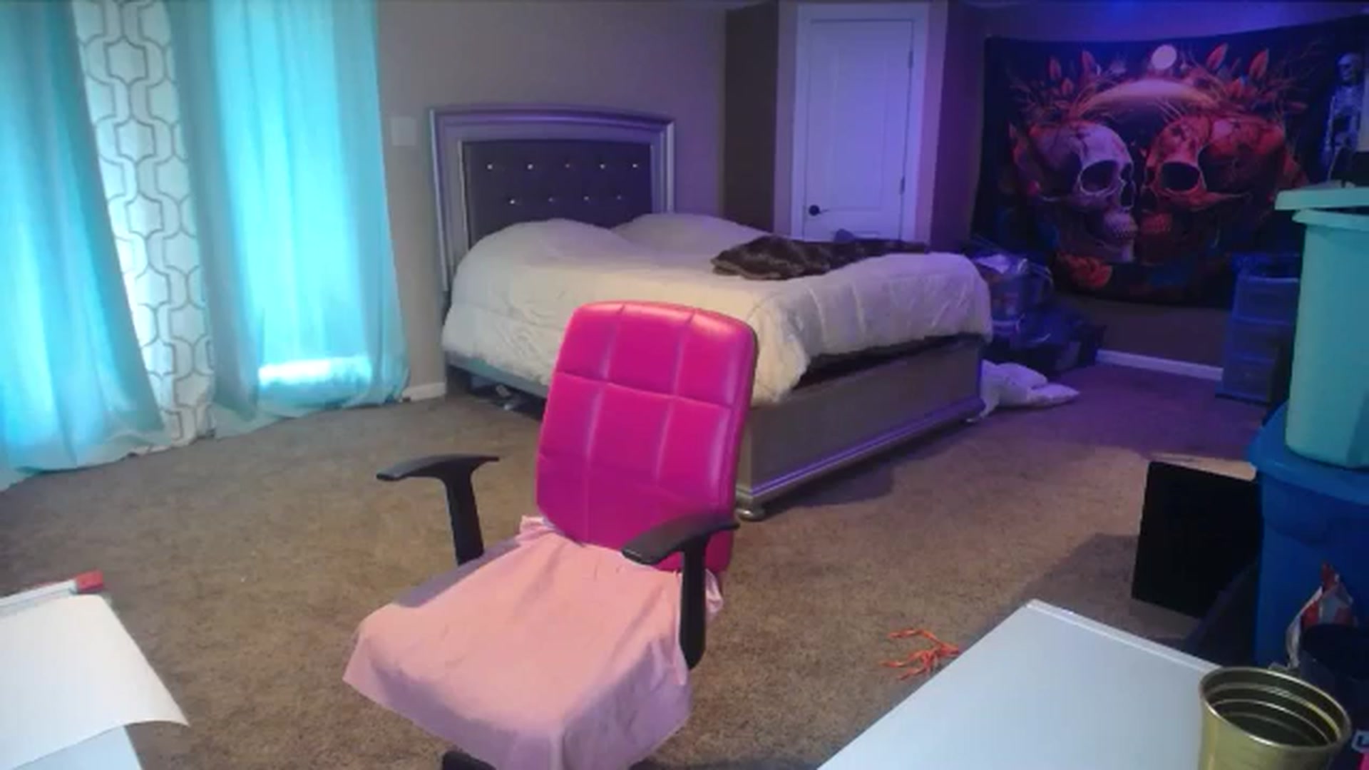 Gallery image thumbnail from AshlynnStorm's myfreecams stream on, 11/18/2024, 22:04 image 5 of 20