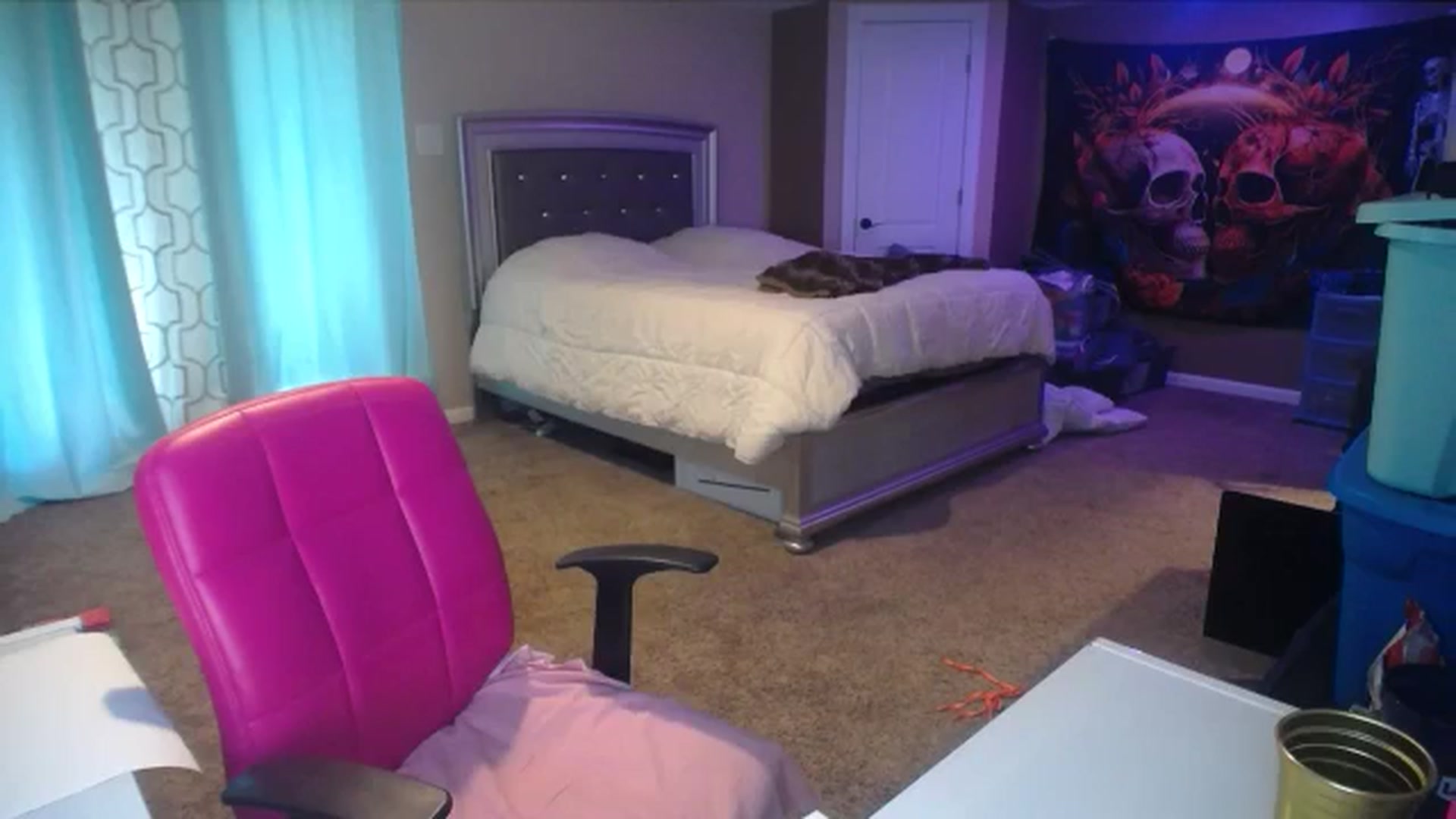 Gallery image thumbnail from AshlynnStorm's myfreecams stream on, 11/18/2024, 22:04 image 9 of 20