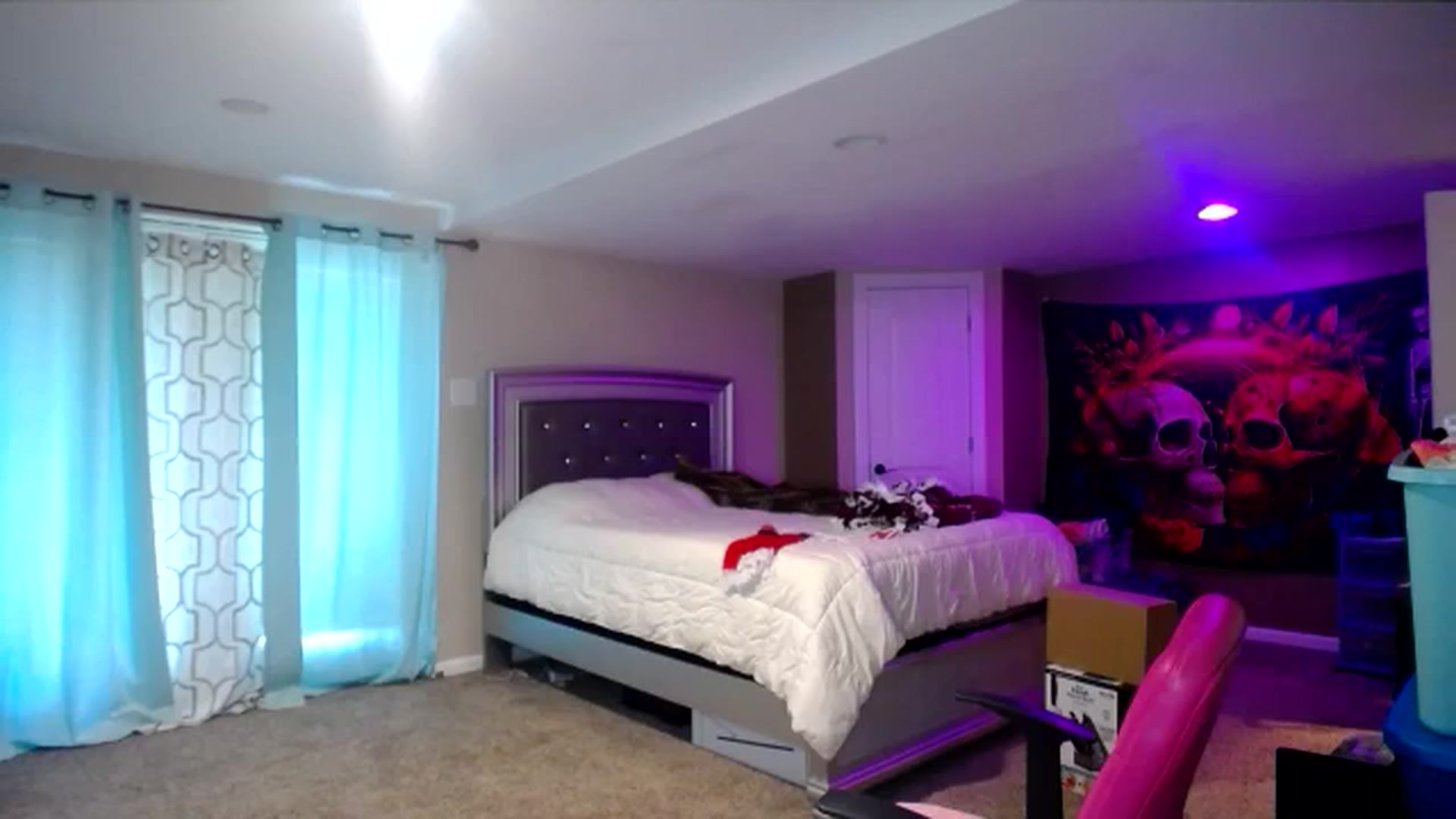 Gallery image thumbnail from AshlynnStorm's myfreecams stream on, 11/20/2024, 20:10 image 19 of 20