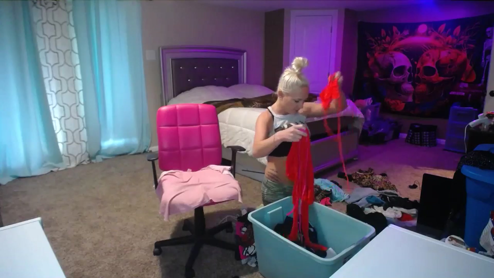 Gallery image thumbnail from AshlynnStorm's myfreecams stream on, 11/25/2024, 18:27 image 2 of 20