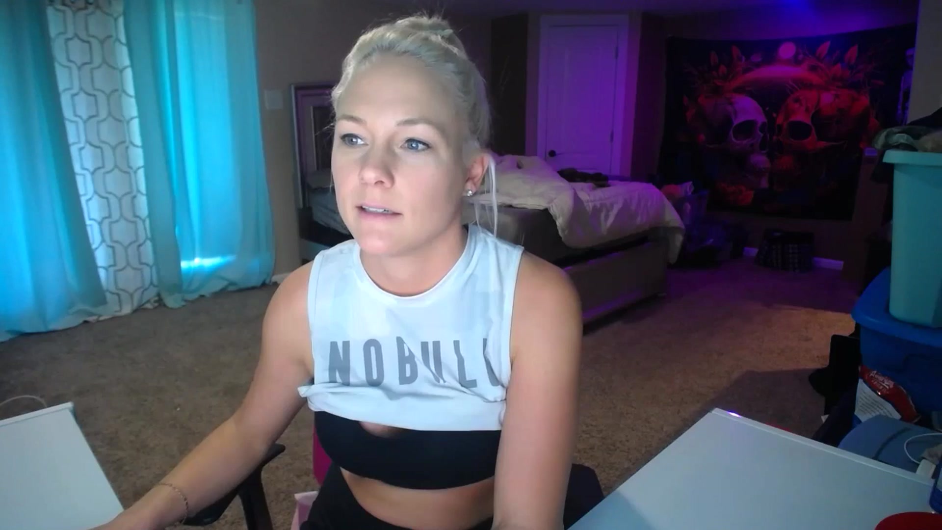 Gallery image thumbnail from AshlynnStorm's myfreecams stream on, 11/26/2024, 18:55 image 4 of 20