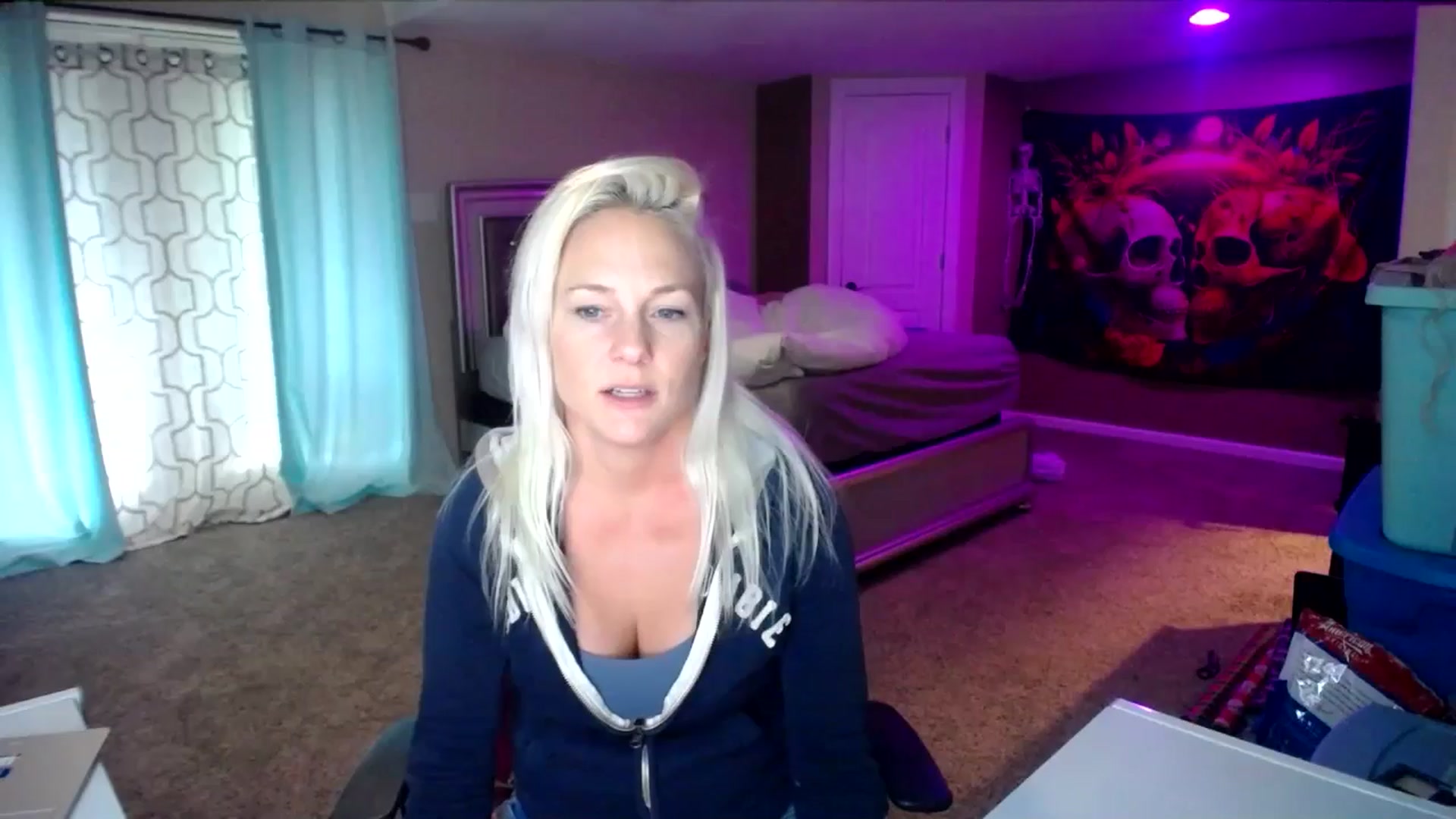 Gallery image thumbnail from AshlynnStorm's myfreecams stream on, 12/09/2024, 19:49 image 11 of 20