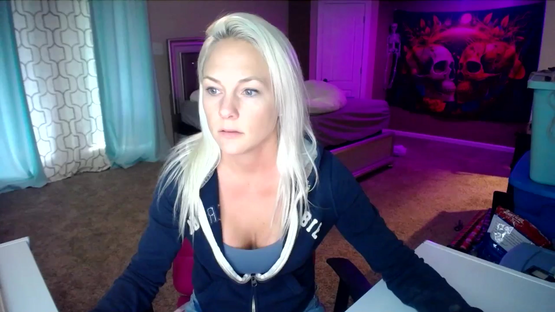 Gallery image thumbnail from AshlynnStorm's myfreecams stream on, 12/09/2024, 19:49 image 18 of 20