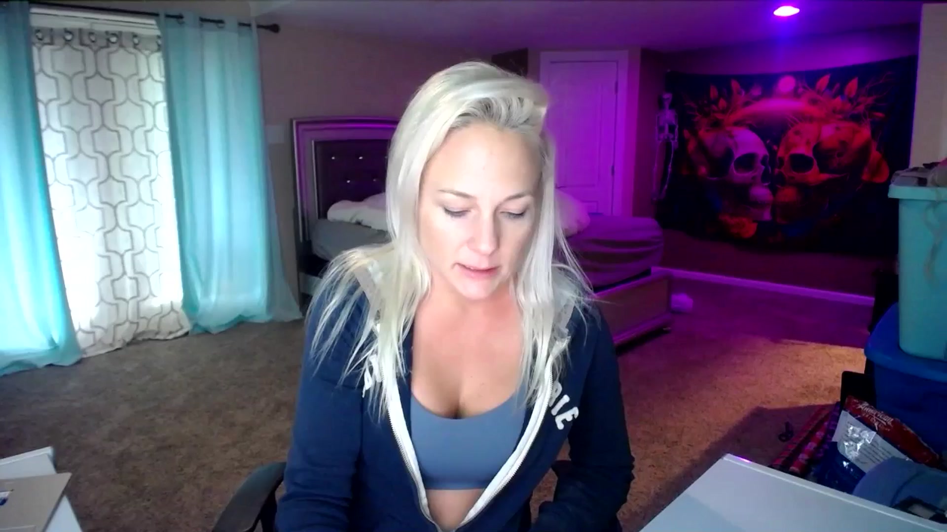 Gallery image thumbnail from AshlynnStorm's myfreecams stream on, 12/09/2024, 19:49 image 7 of 20