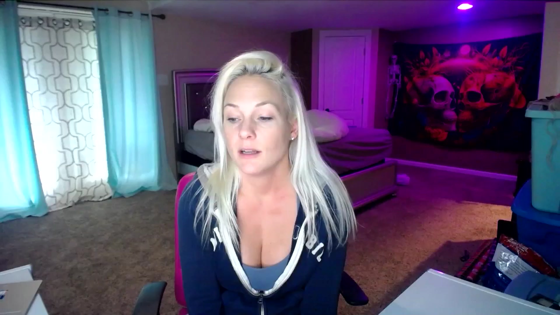 Gallery image thumbnail from AshlynnStorm's myfreecams stream on, 12/09/2024, 19:49 image 10 of 20