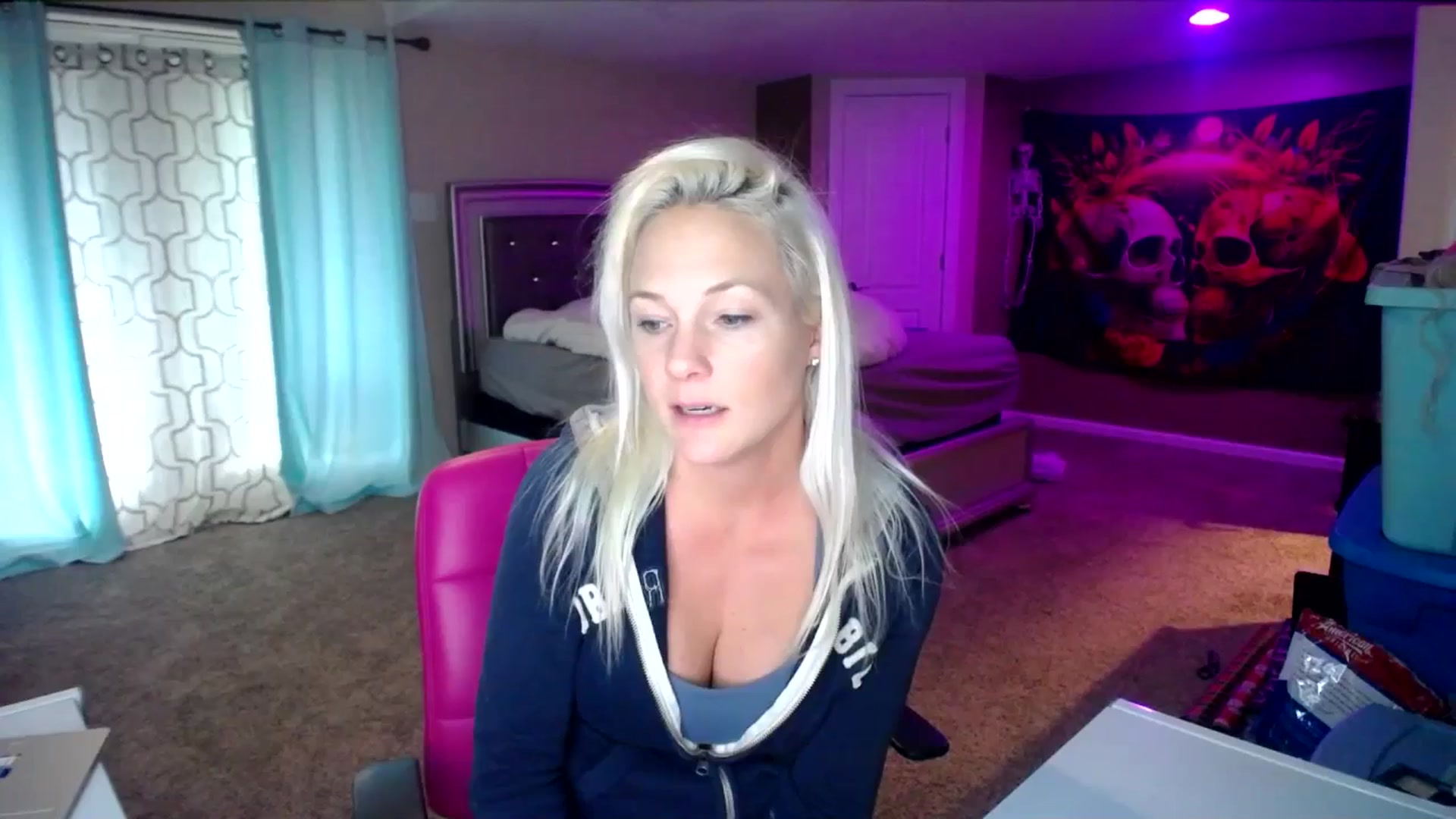 Gallery image thumbnail from AshlynnStorm's myfreecams stream on, 12/09/2024, 19:49 image 8 of 20