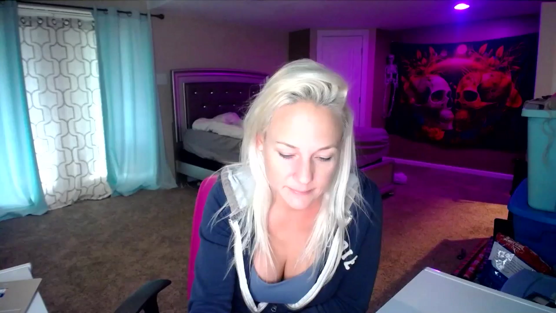 Gallery image thumbnail from AshlynnStorm's myfreecams stream on, 12/09/2024, 19:49 image 5 of 20