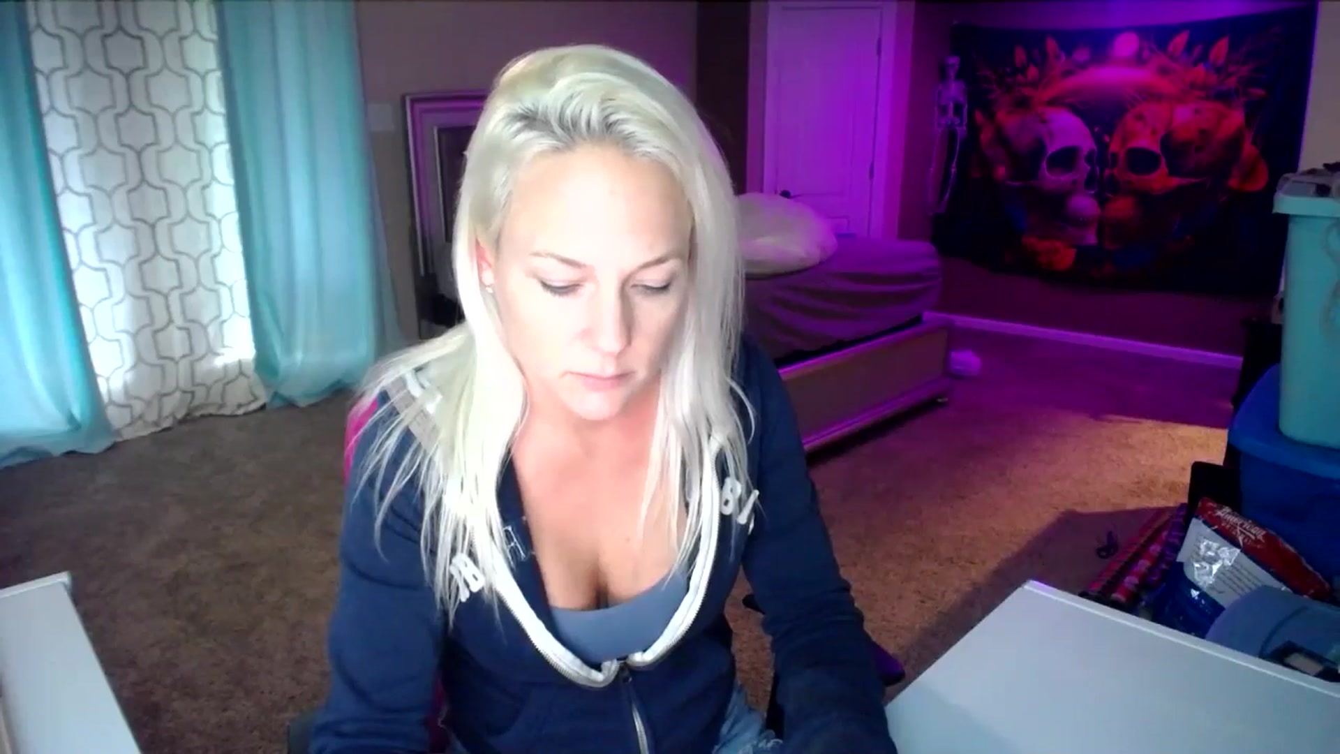 Gallery image thumbnail from AshlynnStorm's myfreecams stream on, 12/09/2024, 19:49 image 20 of 20