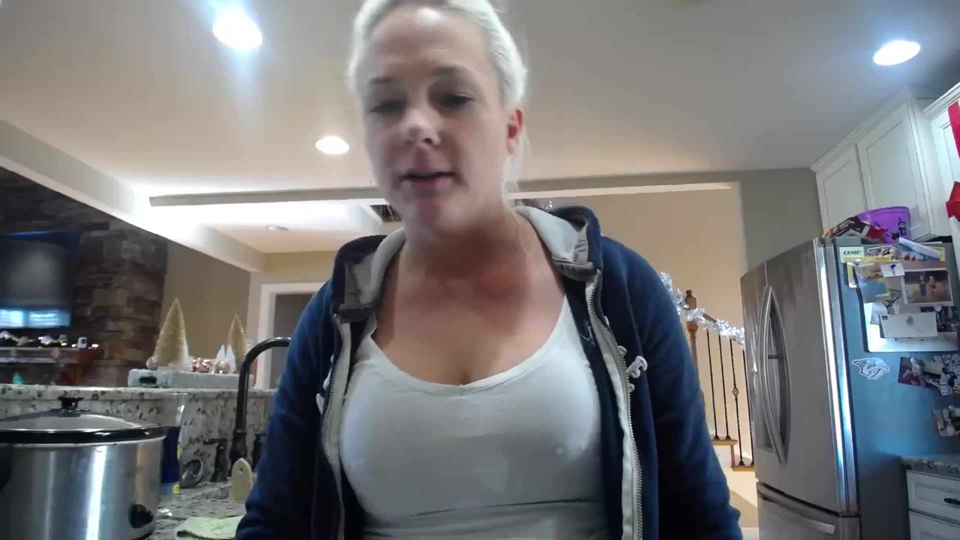 Gallery image thumbnail from AshlynnStorm's myfreecams stream on, 12/12/2024, 19:55 image 14 of 20