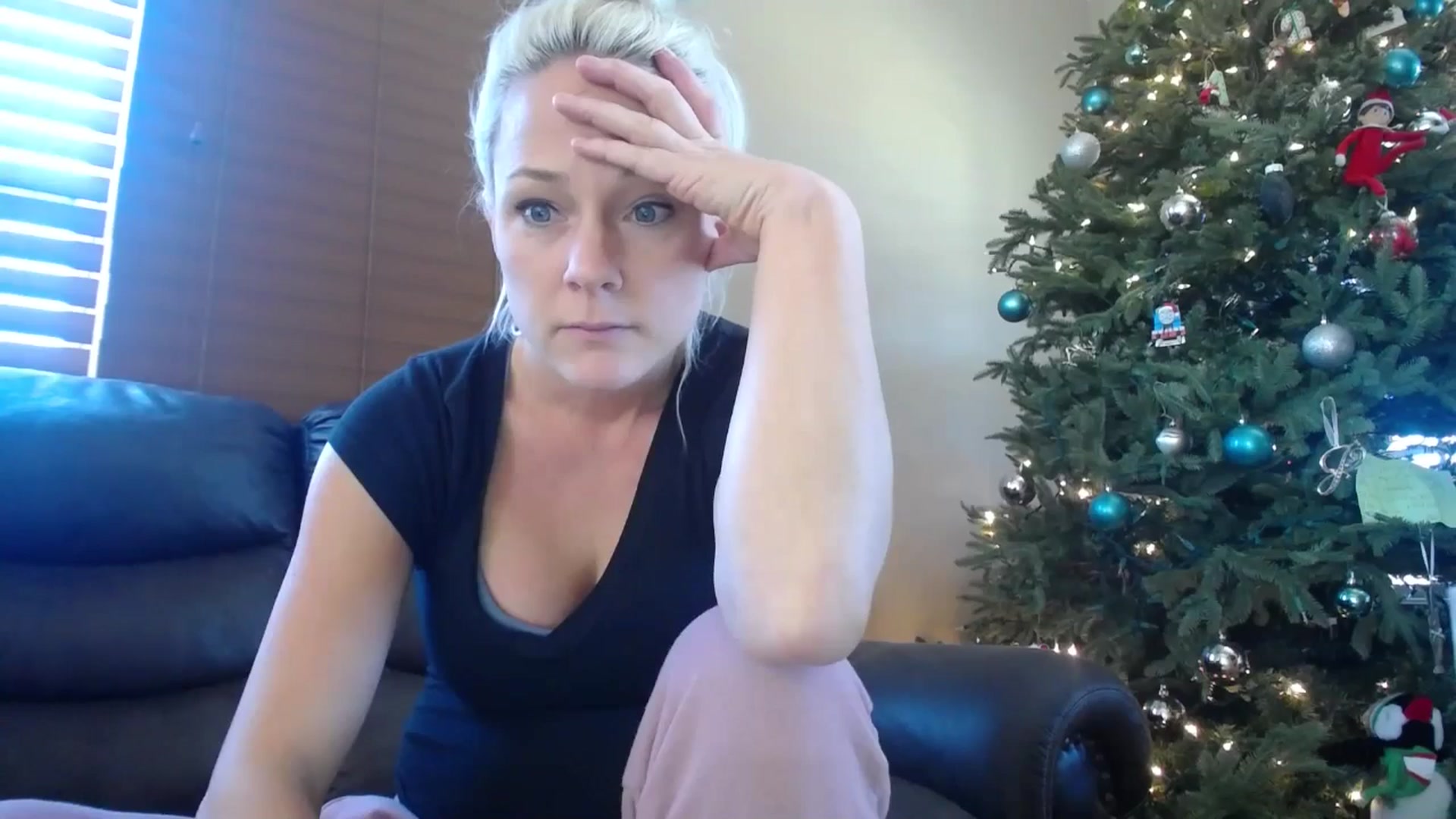 Gallery image thumbnail from AshlynnStorm's myfreecams stream on, 12/12/2024, 19:55 image 3 of 20