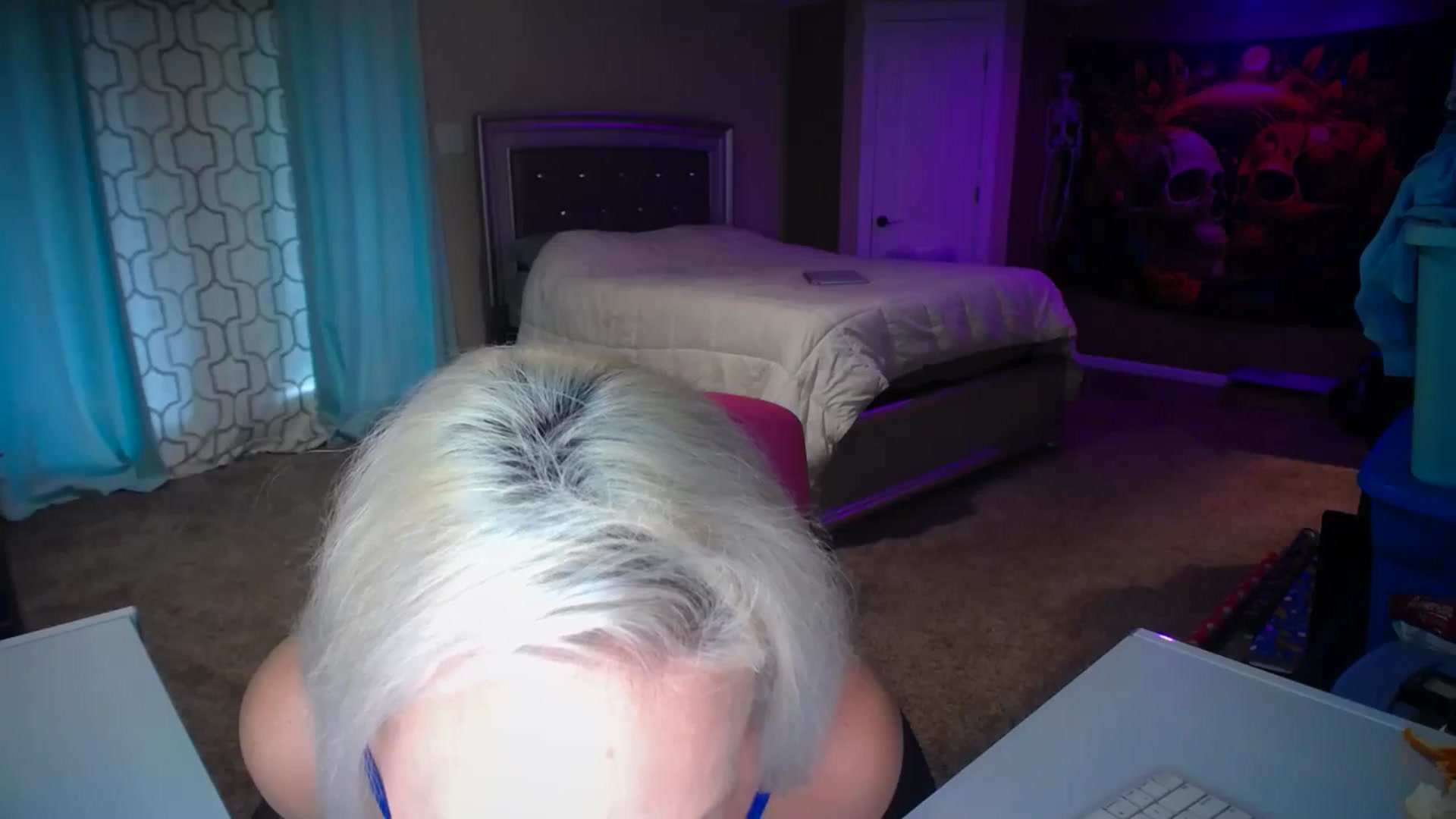 Gallery image thumbnail from AshlynnStorm's myfreecams stream on, 12/18/2024, 21:08 image 19 of 20