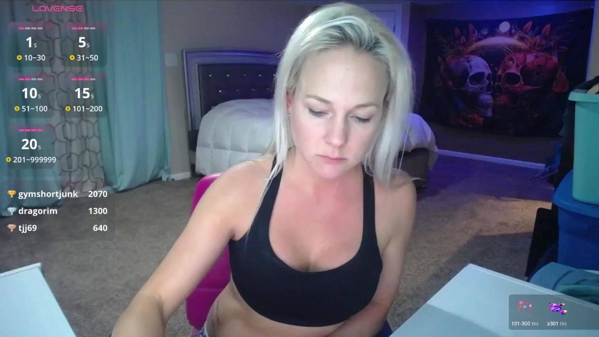 Gallery image thumbnail from AshlynnStorm's myfreecams stream on, 01/03/2025, 08:29 image 18 of 20