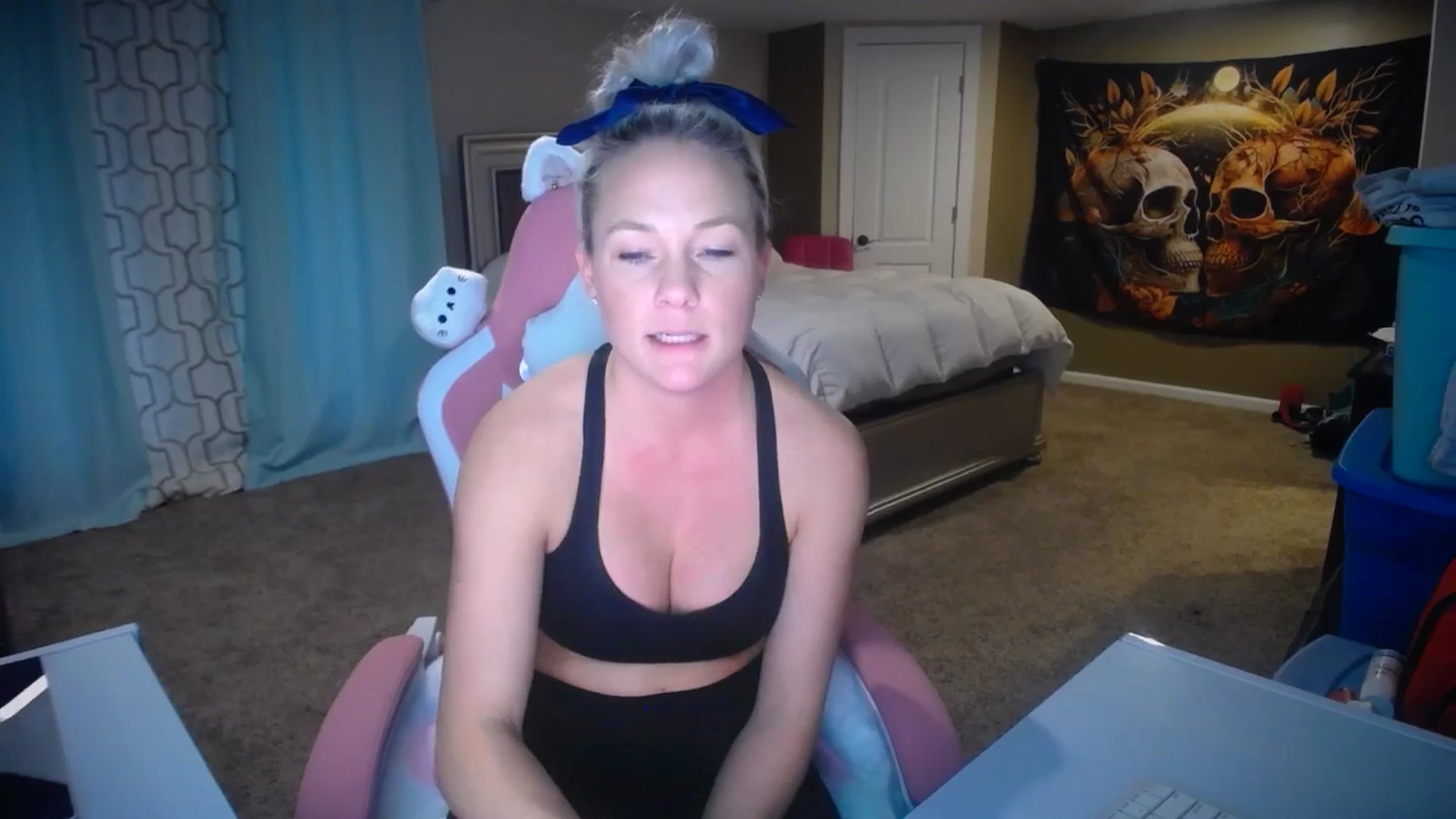 Gallery image thumbnail from AshlynnStorm's myfreecams stream on, 01/30/2025, 20:05 image 5 of 20