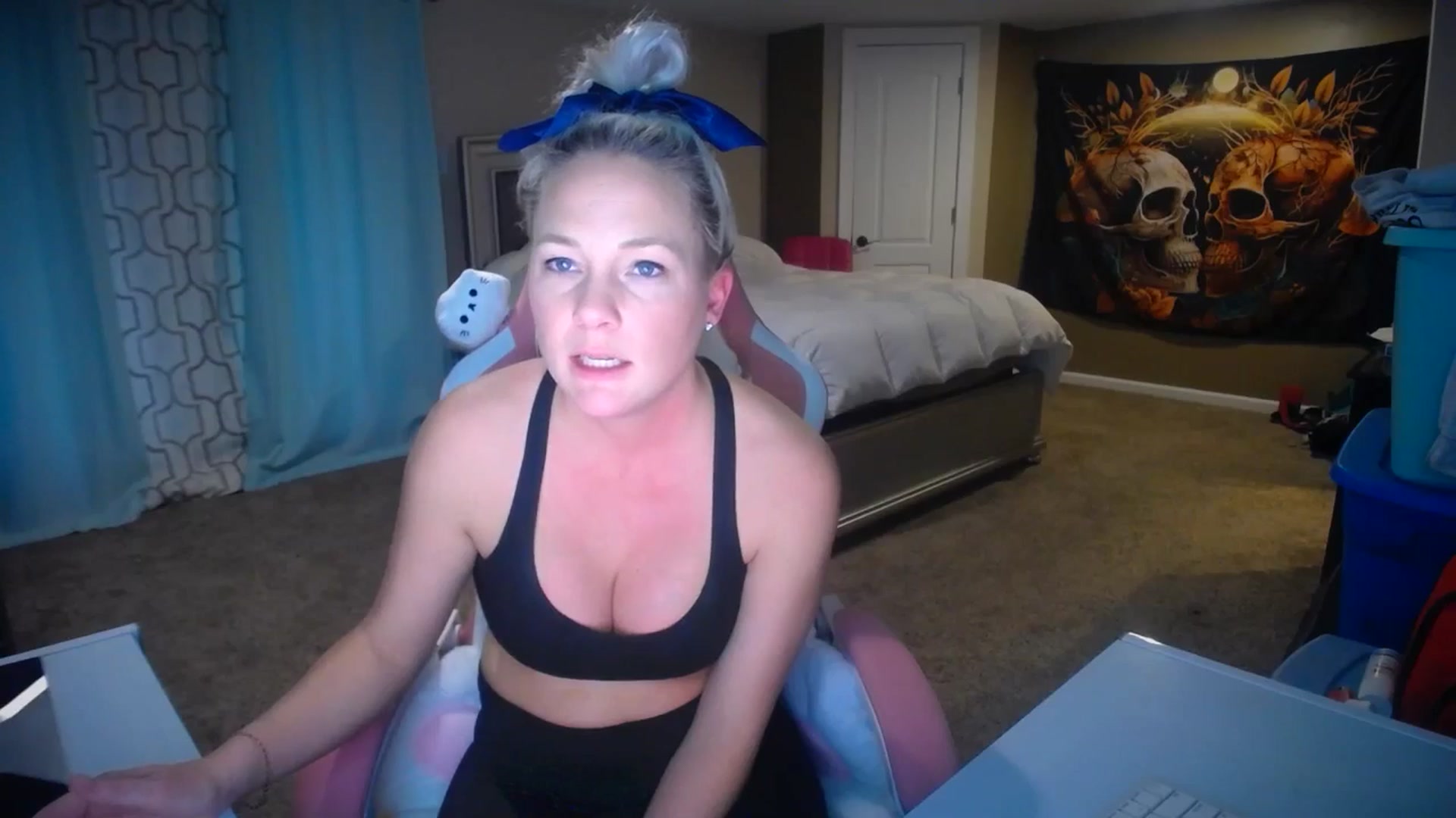 Gallery image thumbnail from AshlynnStorm's myfreecams stream on, 01/30/2025, 20:05 image 7 of 20