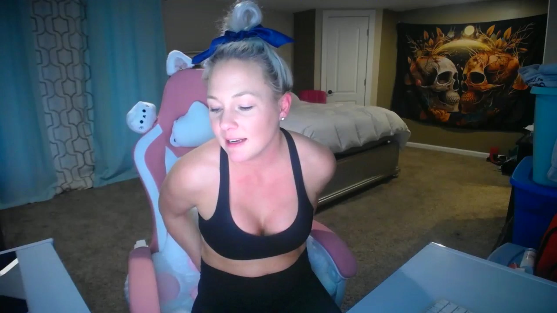 Gallery image thumbnail from AshlynnStorm's myfreecams stream on, 01/30/2025, 20:05 image 4 of 20