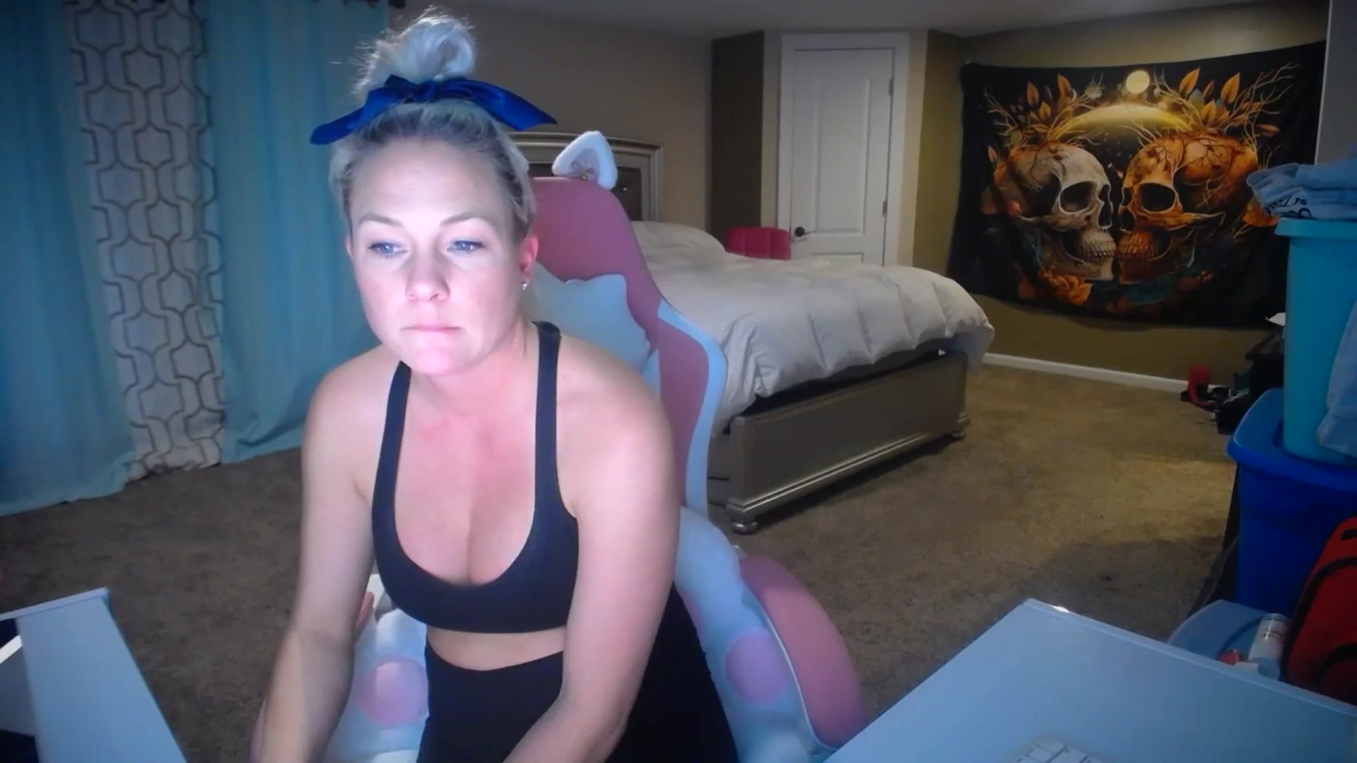 Gallery image thumbnail from AshlynnStorm's myfreecams stream on, 01/30/2025, 20:05 image 2 of 20