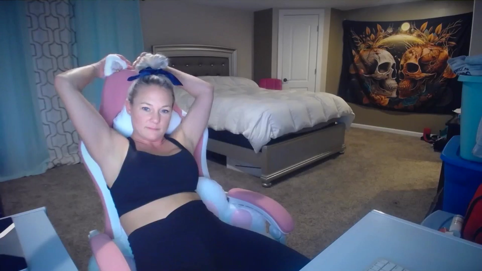 Gallery image thumbnail from AshlynnStorm's myfreecams stream on, 01/30/2025, 20:05 image 20 of 20